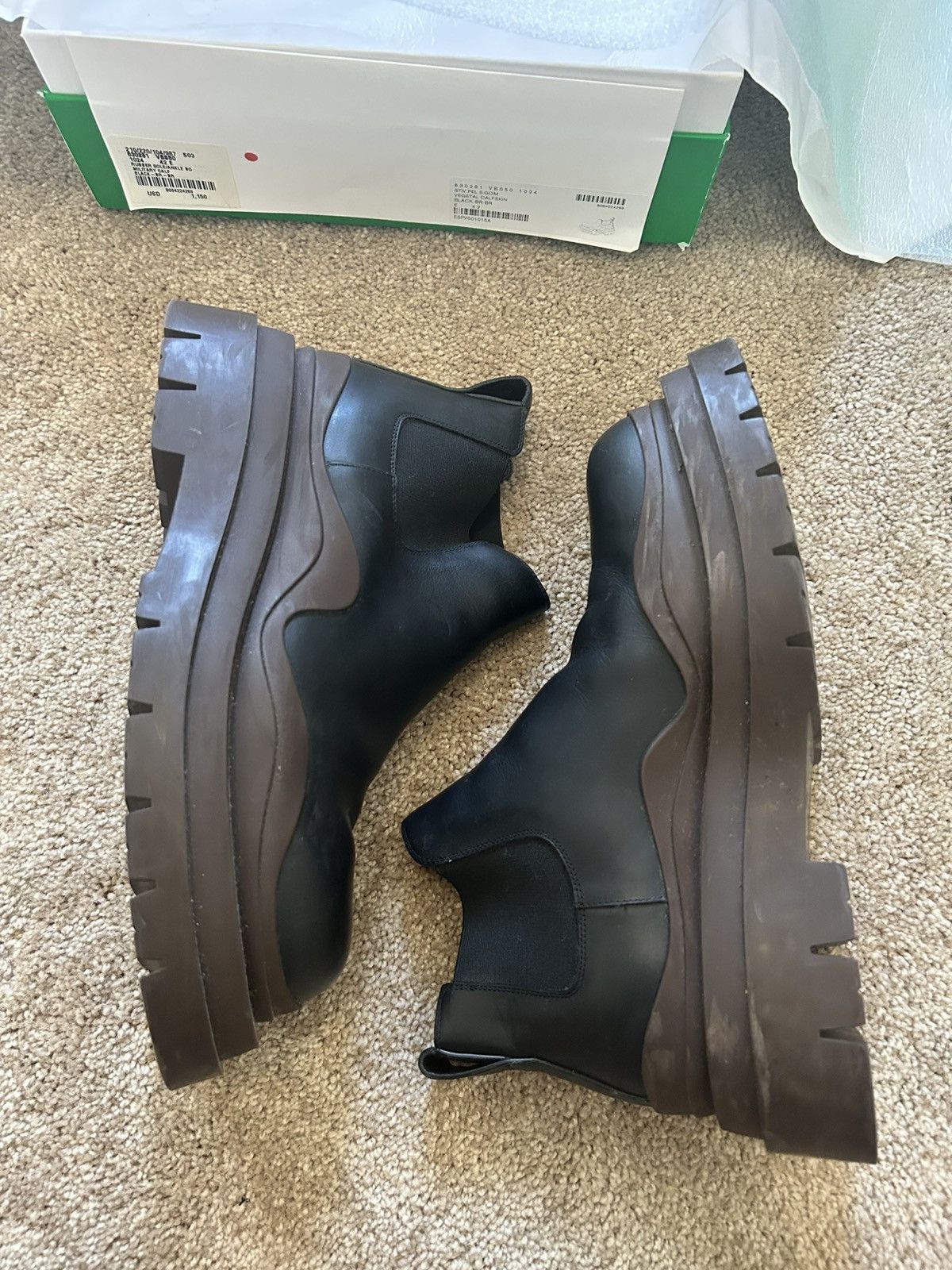 Bottega Veneta Bottega Veneta Chelsea Ankle Tire Boot Size US 9.5 / EU 42-43 - 1 Thumbnail