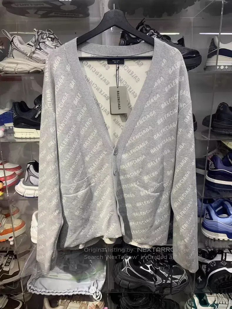 Balenciaga Balenciaga Letter Printed V-Neck Long Sleeve Single Breast Size US S / EU 44-46 / 1 - 1 Thumbnail