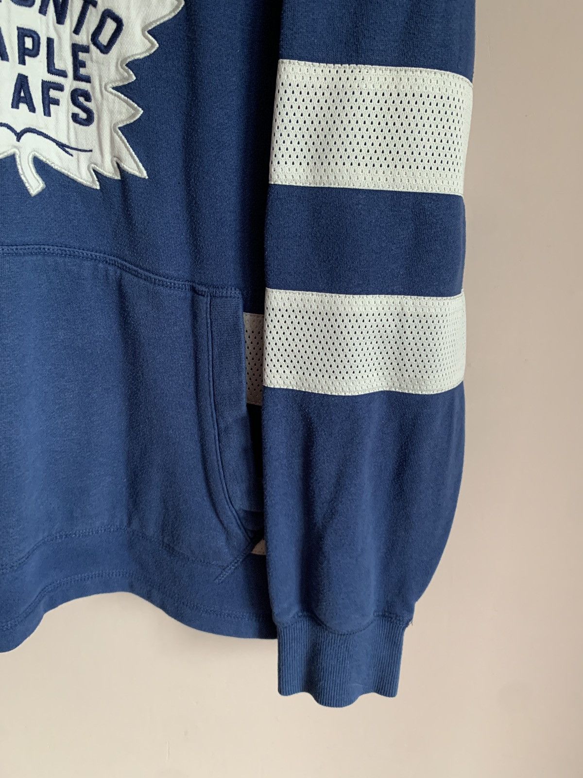 NHL Toronto Maple Leafs NHL Hoodie Hockey CCM Small Size US S / EU 44-46 / 1 - 7 Thumbnail