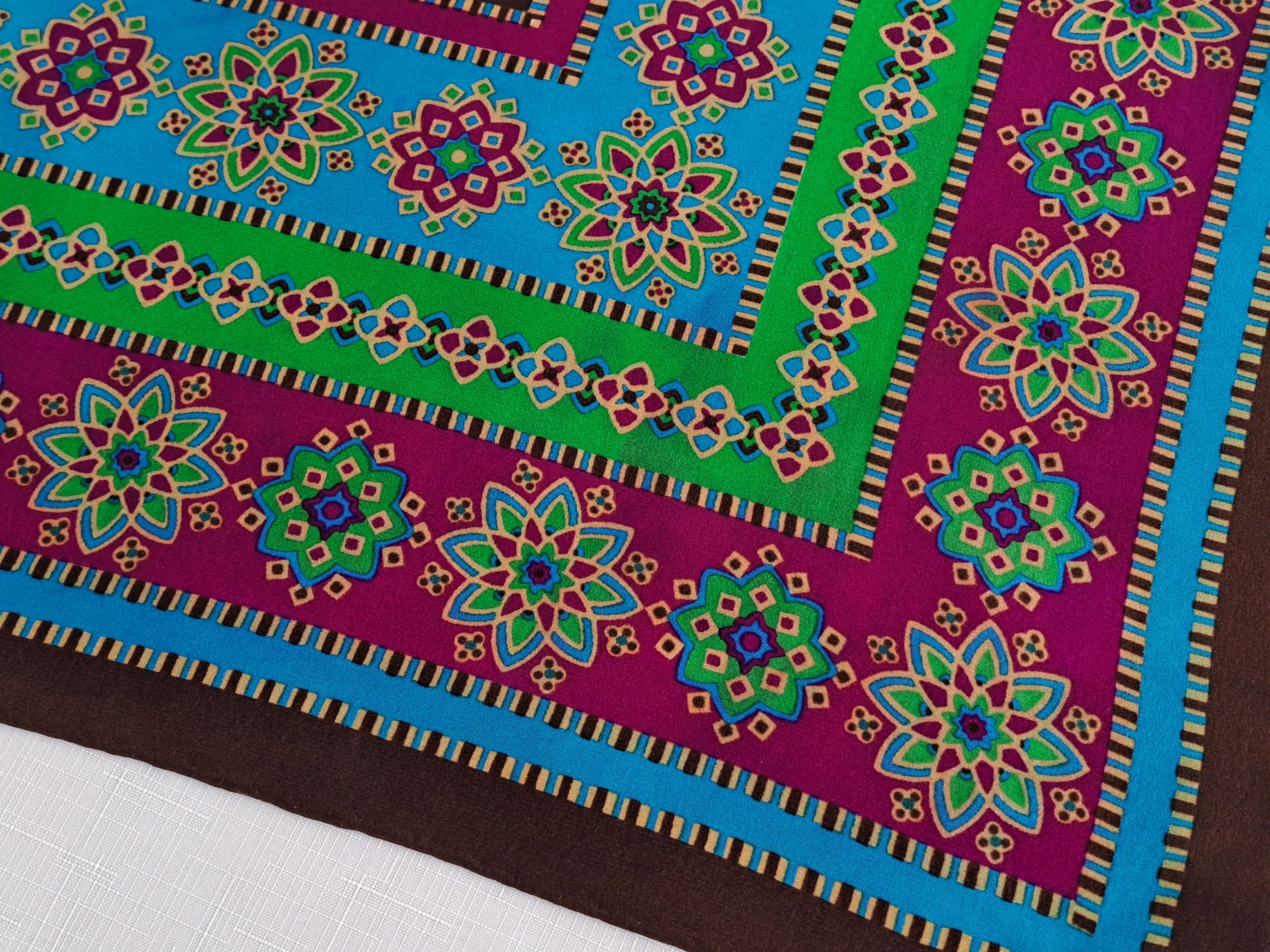 Vintage × Yves Saint Laurent Vintage Yves Saint Laurent geometric flower pattern scarf. Size ONE SIZE - 17 Thumbnail