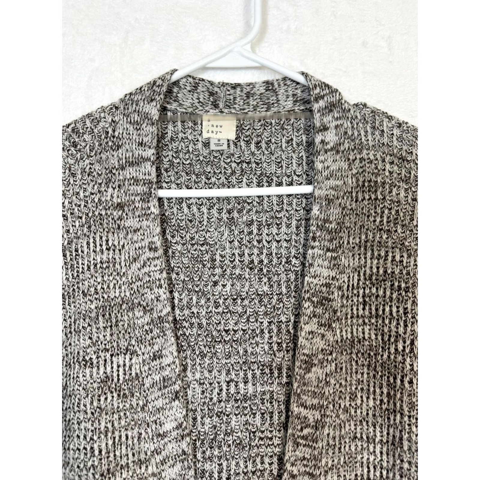 Vintage A New Day Cardigan Sweater Women’s S Long Waisted Knit Closed Open Front V-Neck Raglan Sleeve Brown Fall Winter Size S / US 4 / IT 40 - 3 Thumbnail