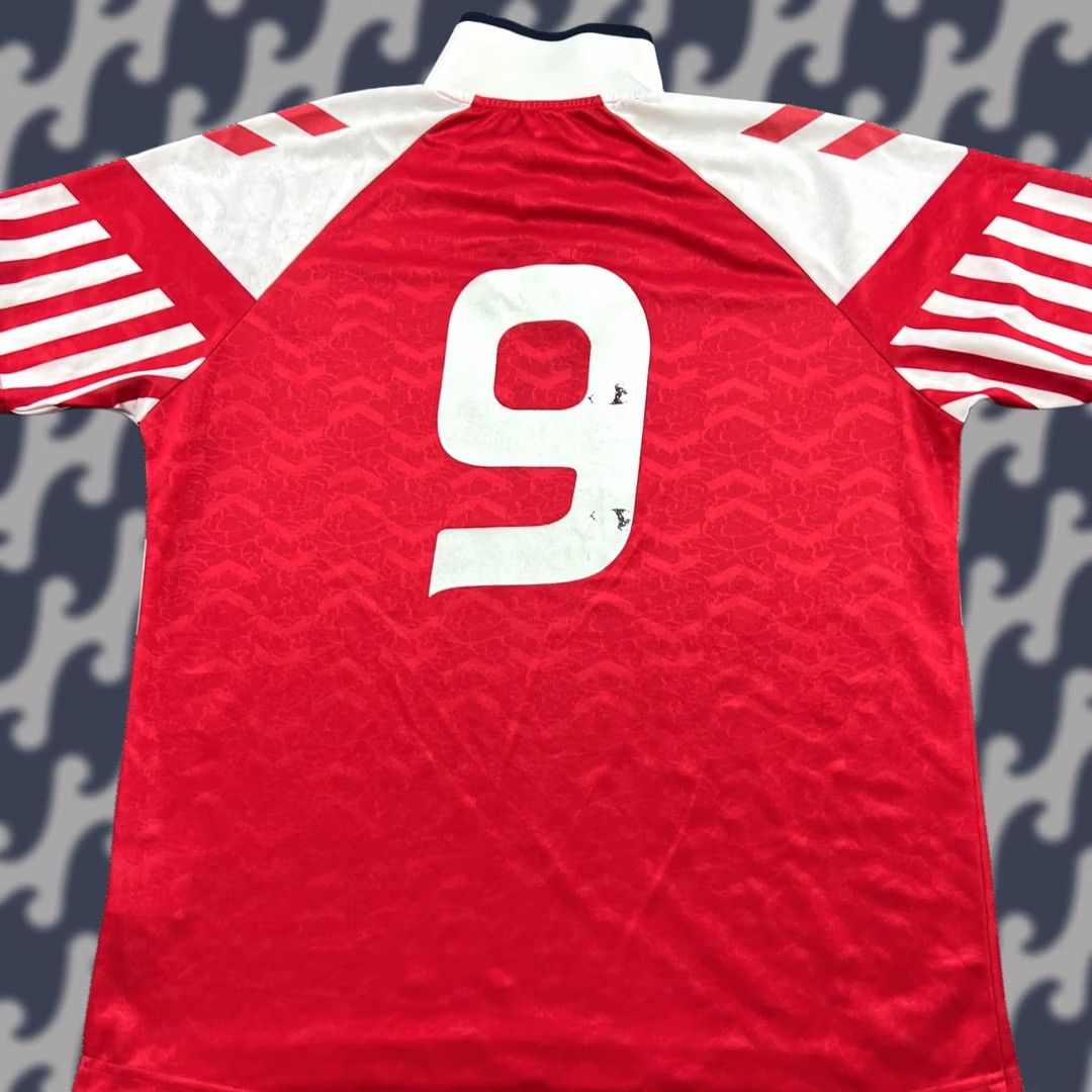 Hummel Hummel Denmark 1992 1994 Home #9 Povlsen Football Jersey L Red Short Sleeve Pullover Moisture Wicking Quick Dry Mens Jersey Size US L / EU 52-54 / 3 - 1 Thumbnail