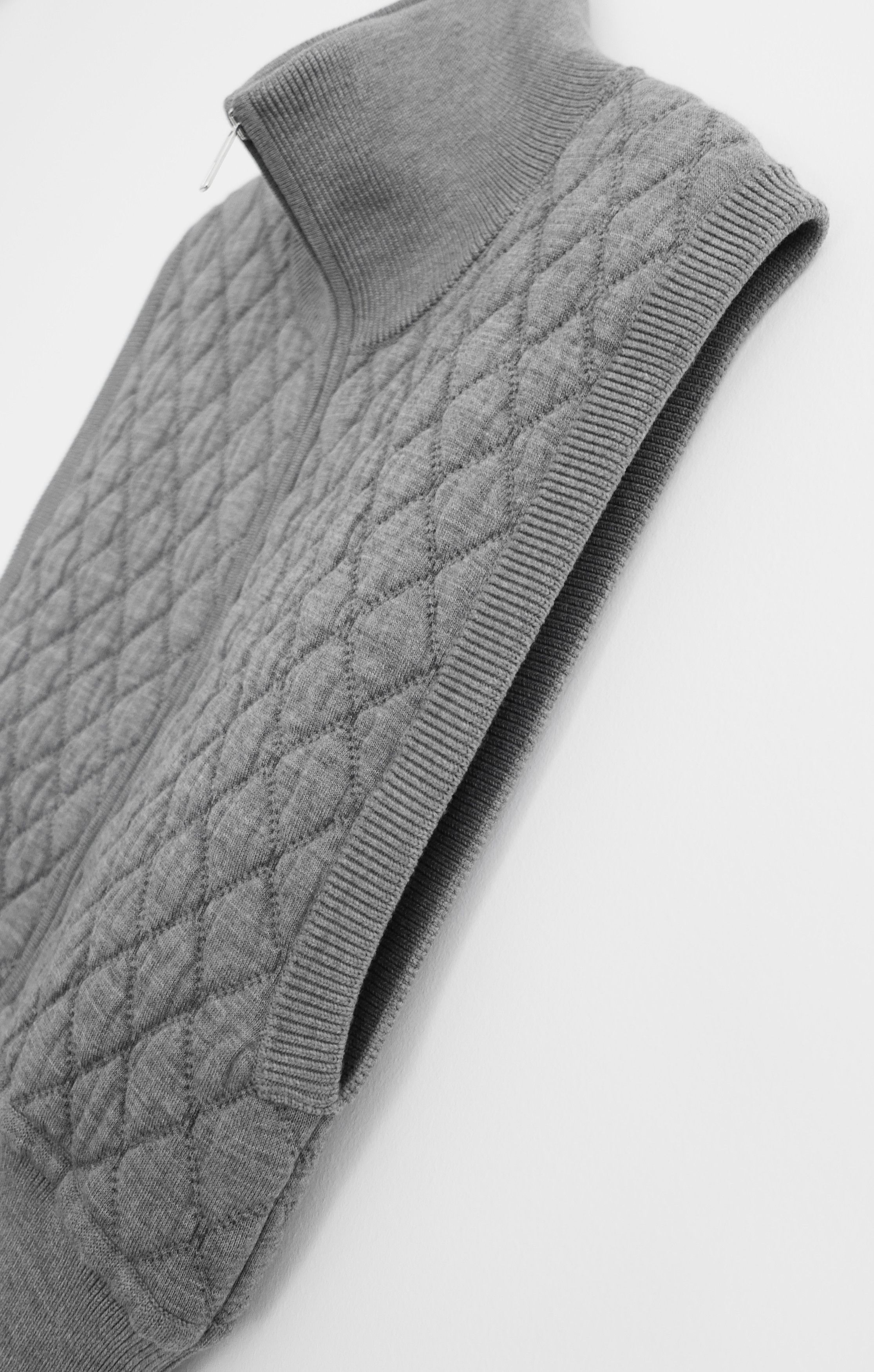 Hermes Hermes Quilted Sleeveless Gilet Vest Grey Zip Jacket Size XS / US 0-2 / IT 36-38 - 3 Thumbnail