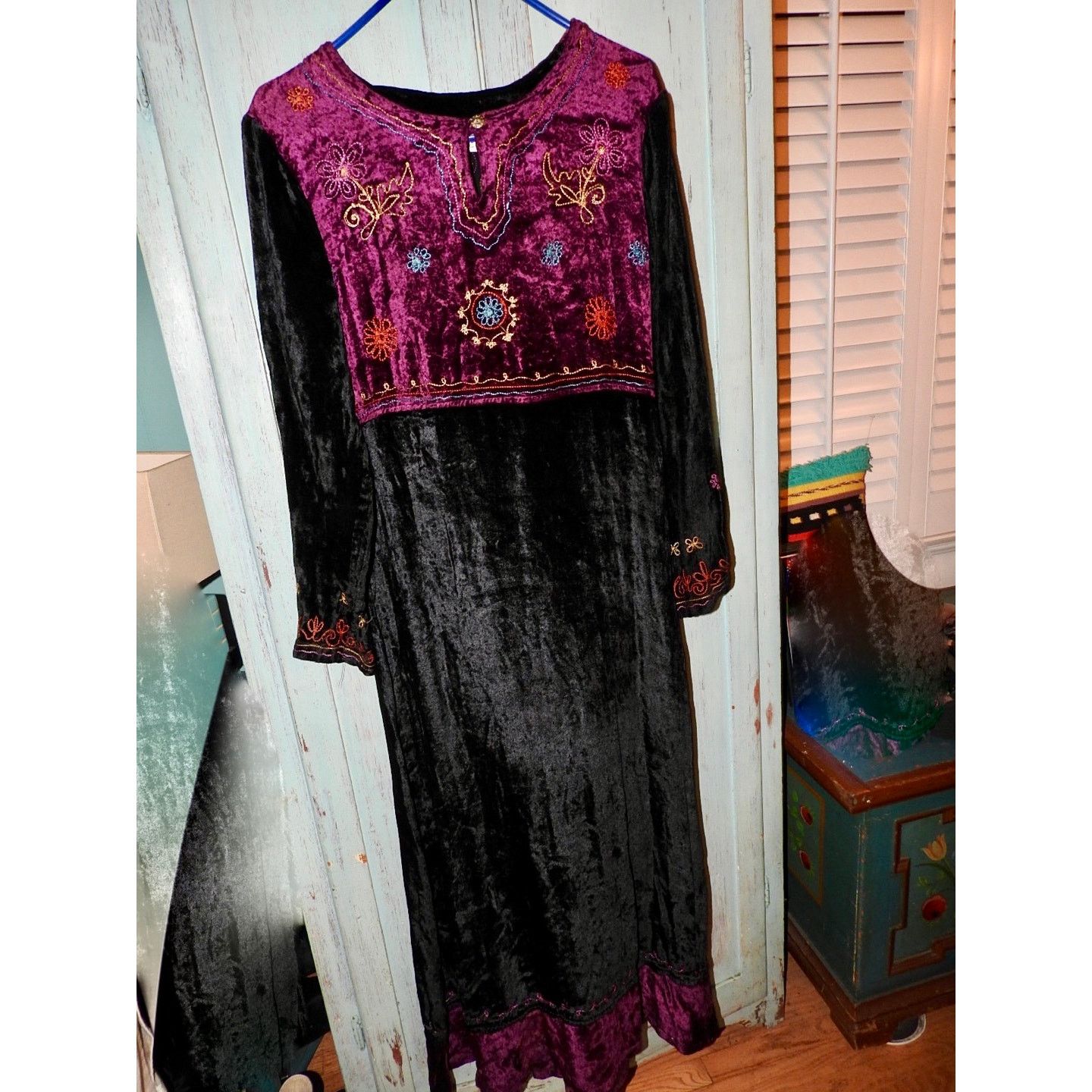 Vintage VINTAGE VELVET EMBROIDERED Hippie Boho CAFTAN Kaftan Dress Size M / US 6-8 / IT 42-44 - 1 Thumbnail