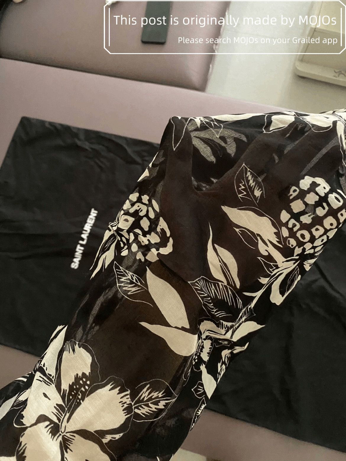 Saint Laurent Paris Saint Laurent Paris 16AW Pineapple Pattern Silk Scarf mojos Size ONE SIZE - 6 Thumbnail