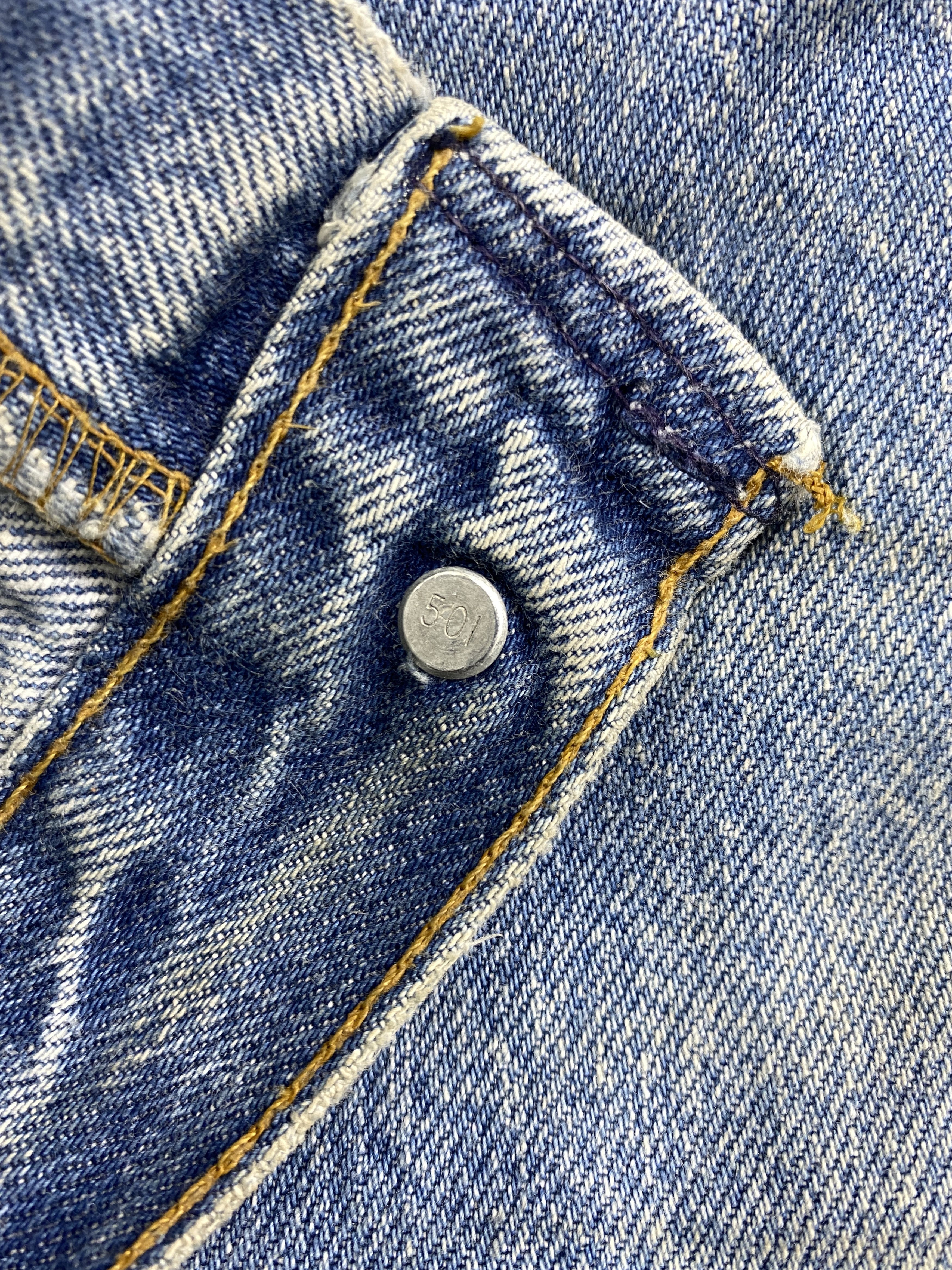 Levi's 90's Mid Blue Vintage Levi's 501 USA 33x33 Denim -JN1553 Size US 33 - 7 Thumbnail