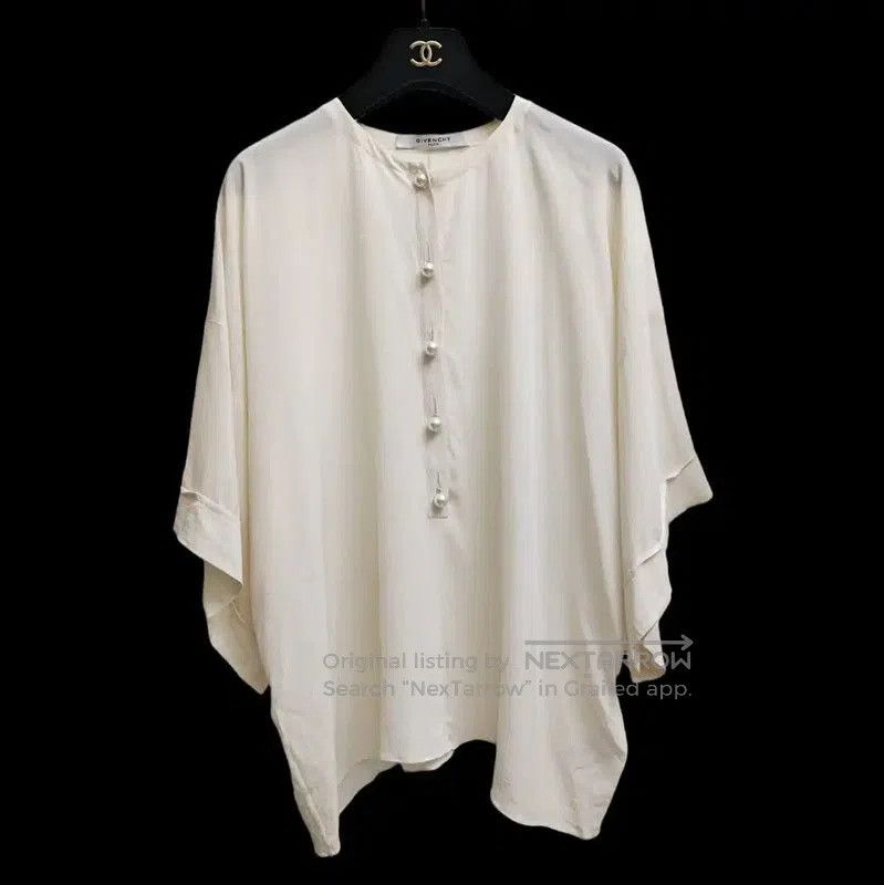 Givenchy Givenchy Summer Cream Silk Short Sleeve Top . Size XS / US 0-2 / IT 36-38 - 1 Thumbnail