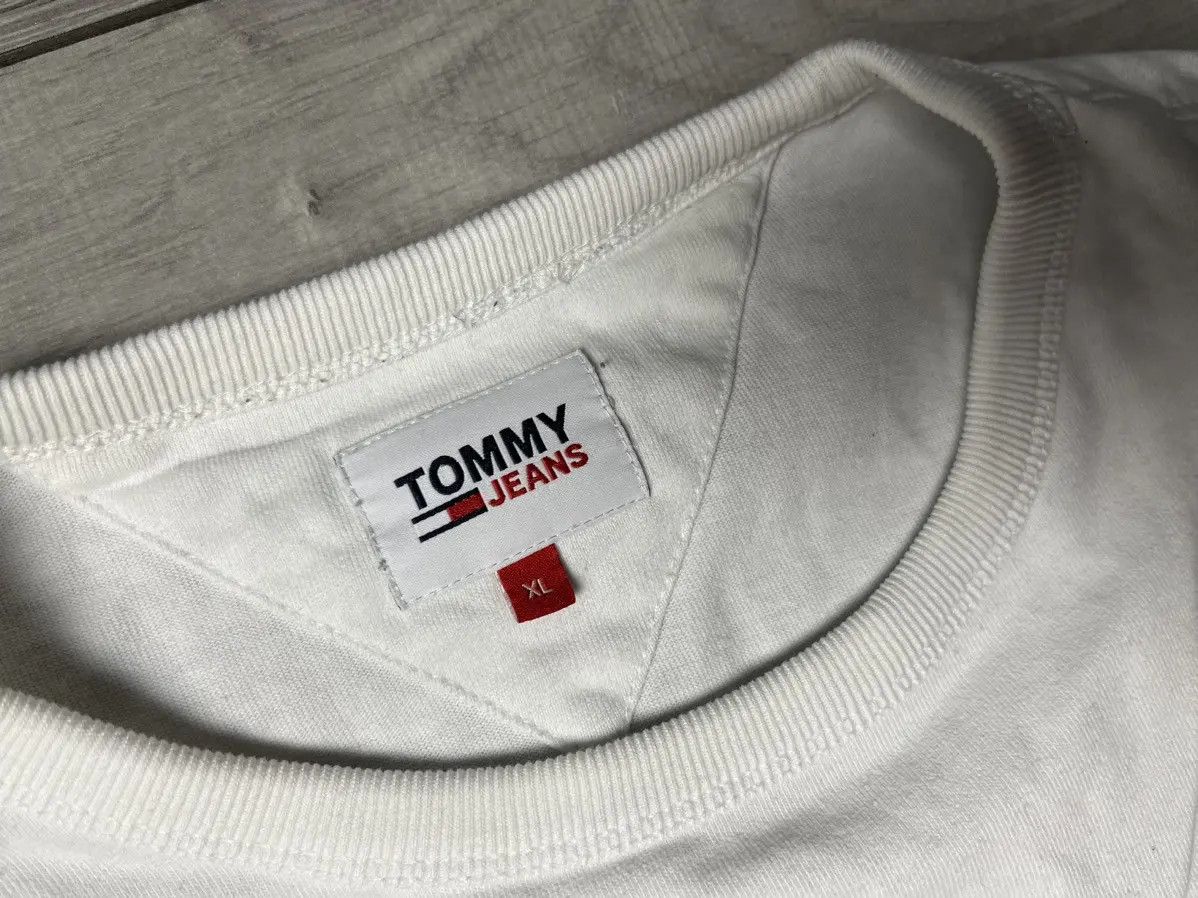 Tommy Hilfiger Tommy Hilfiger box logo Tshirt double tee size Large Size US L / EU 52-54 / 3 - 4 Thumbnail
