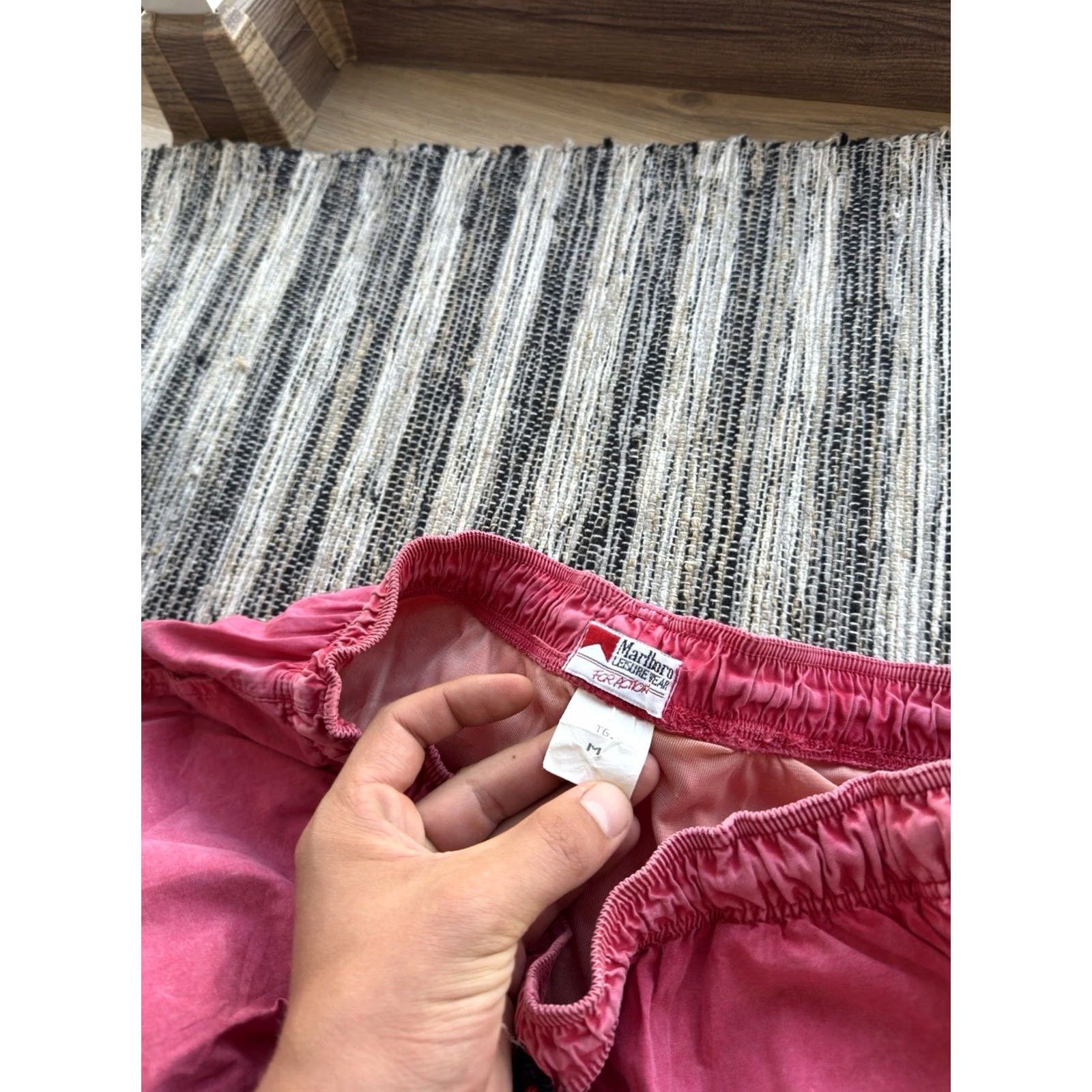 Marlboro VINTAGE Marlboro Shorts Nylon Pink 90s Men M Fashion Casual Sports Logo Lounge Wear Size US 31 - 6 Thumbnail