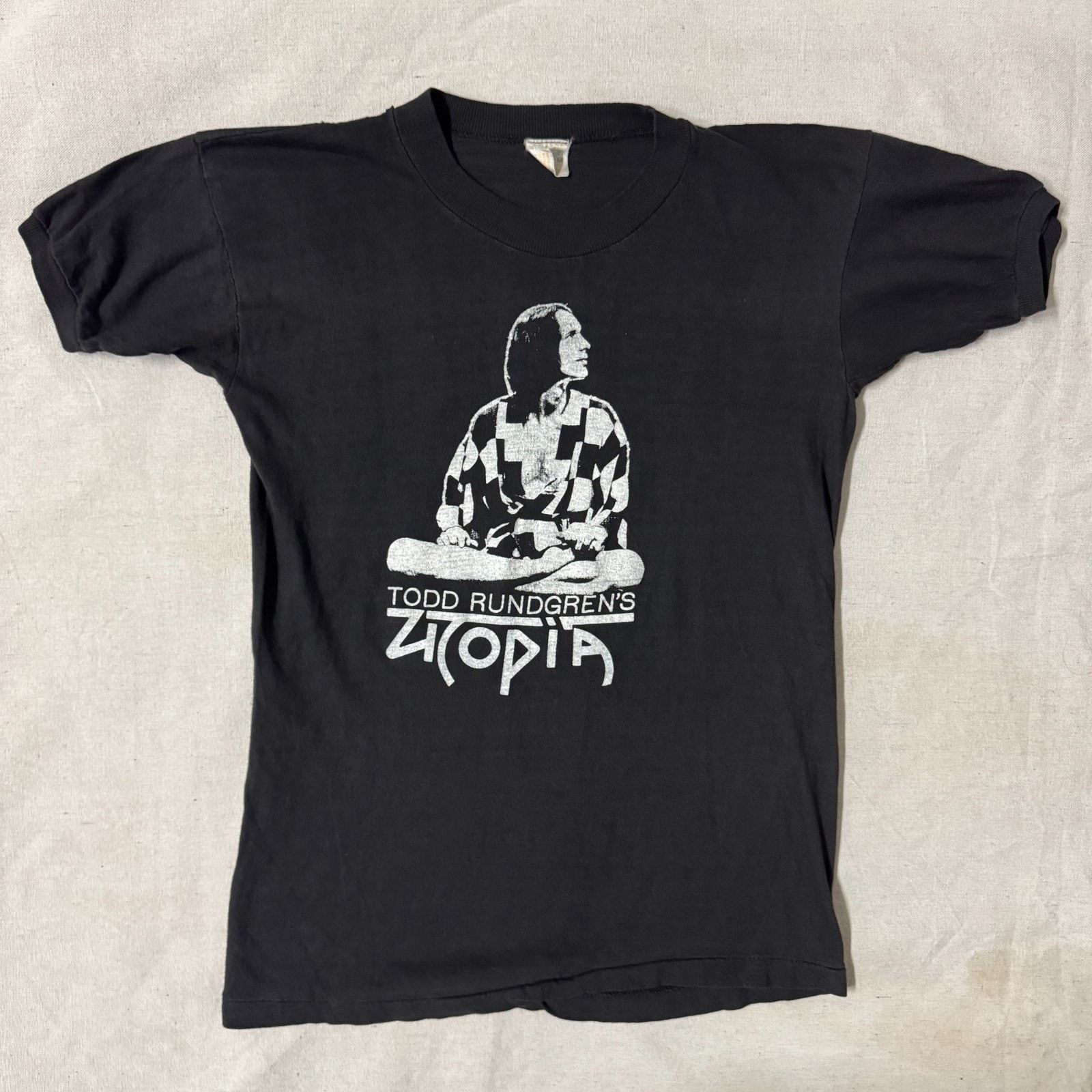 Vintage Vintage 70s Todd Rundgren Utopia Prog Rock Band T Shirt Size US M / EU 48-50 / 2 - 1 Thumbnail