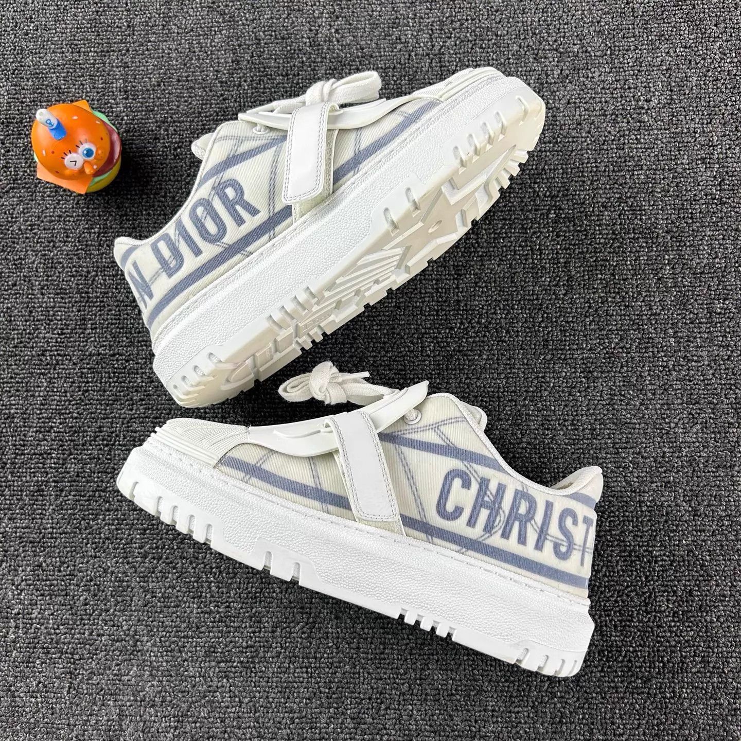 Dior Dior White & Blue Shell Toe Sneakers 35.5 Size US 5 / IT 35 - 3 Thumbnail