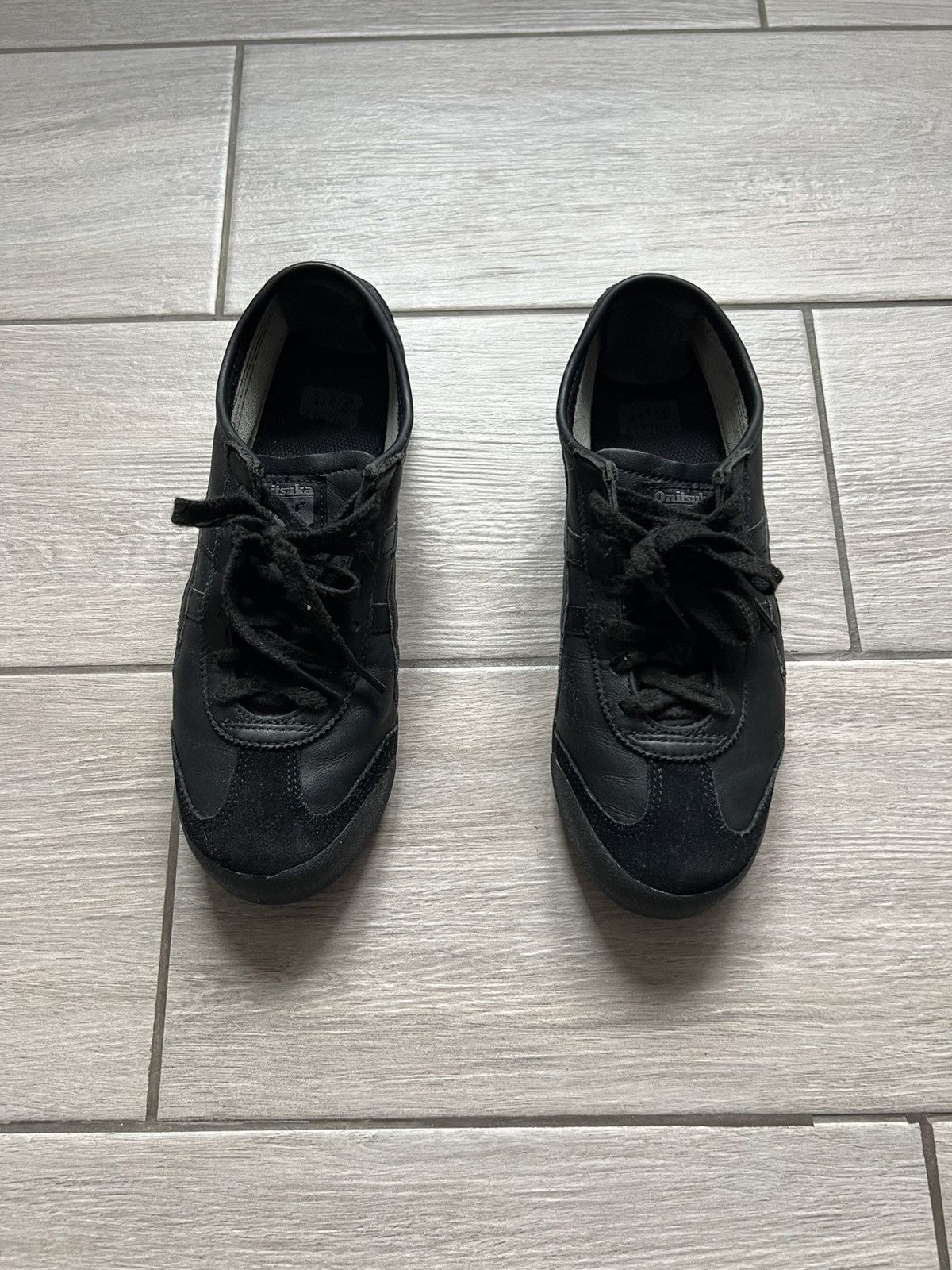 Asics Vintage Asics Onitsuka Tiger Leather Classic Black Sneakers Size US 7 / EU 40 - 6 Thumbnail
