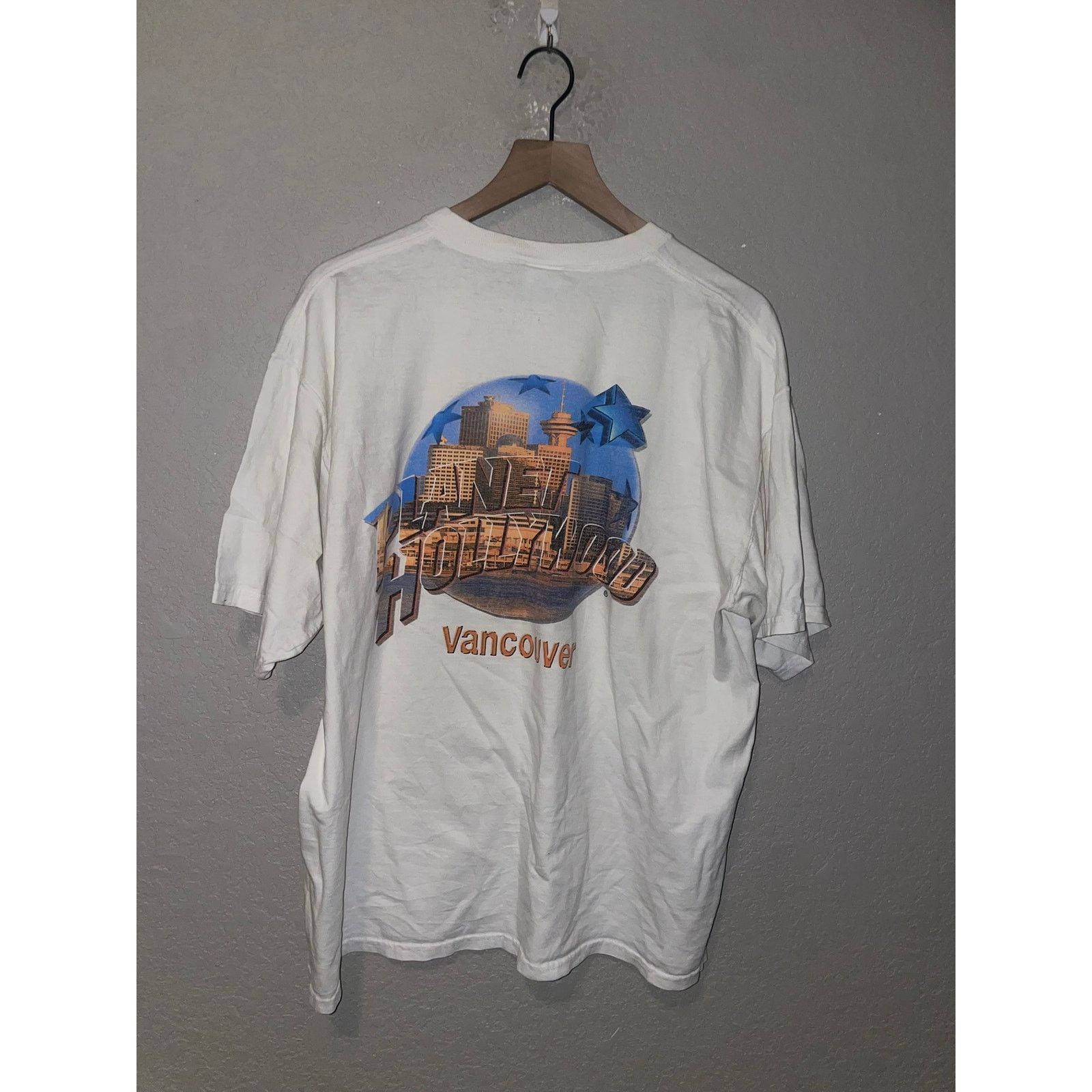 Hard Rock Cafe Vintage Planet Hollywood Shirt Vancouver Canada White XL Tee Size US XL / EU 56 / 4 - 7 Thumbnail