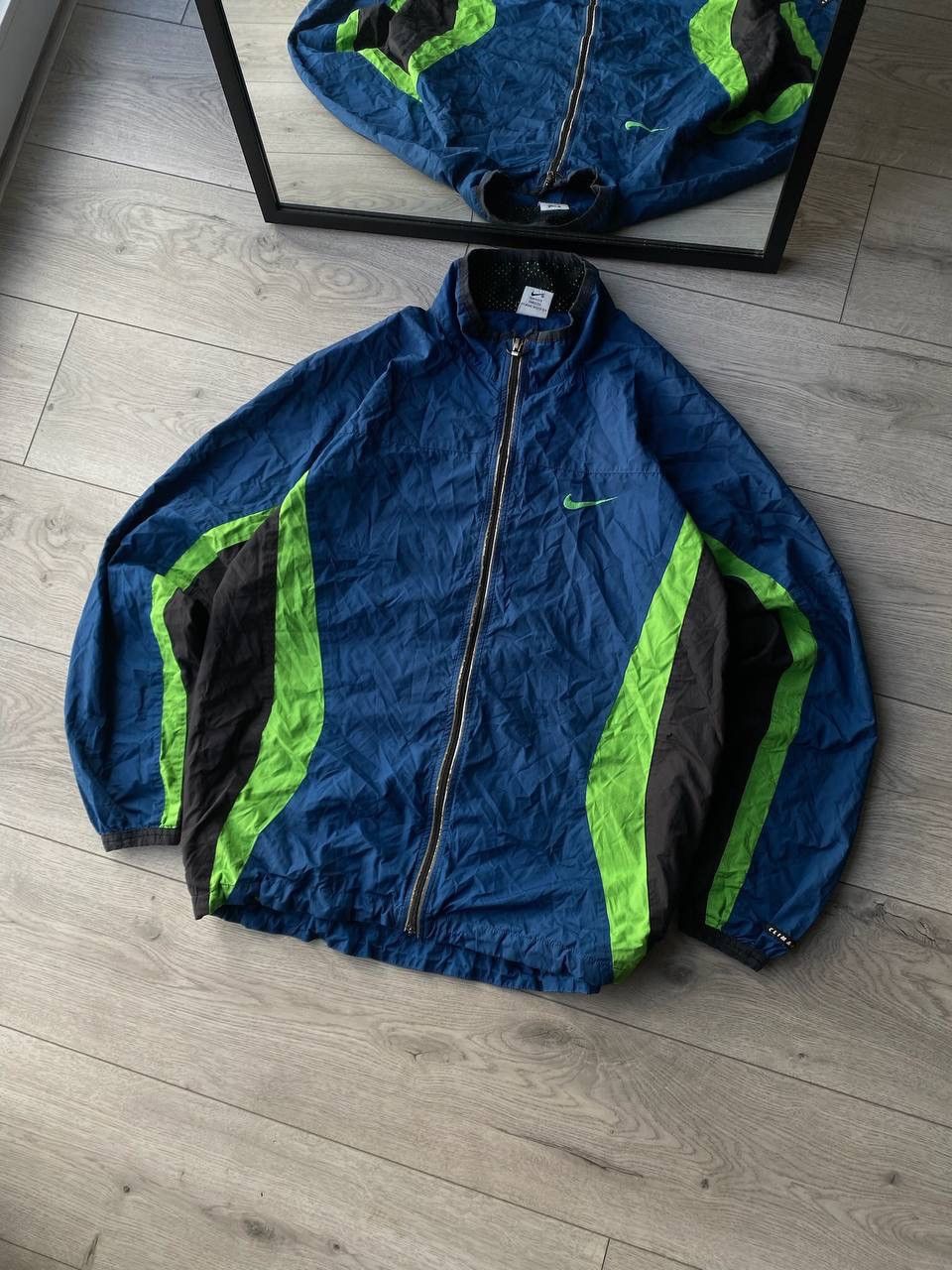 Nike Vintage Nike Swoosh Nylon Olympic Blue Jacket L Y2K Size US L / EU 52-54 / 3 - 1 Thumbnail