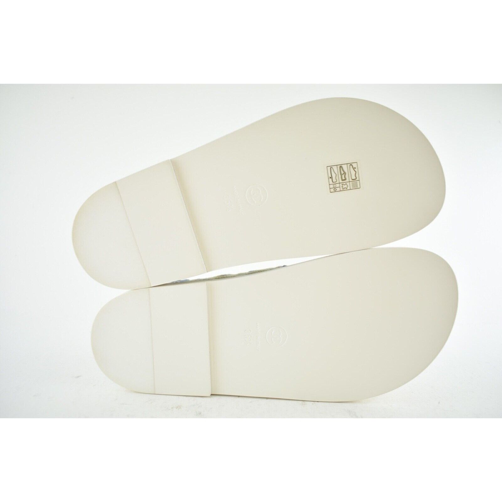 Chanel Chanel 22C Green Pink Blue White CC Logo Mule Slide Size US 5.5 / IT 35.5 - 12 Thumbnail