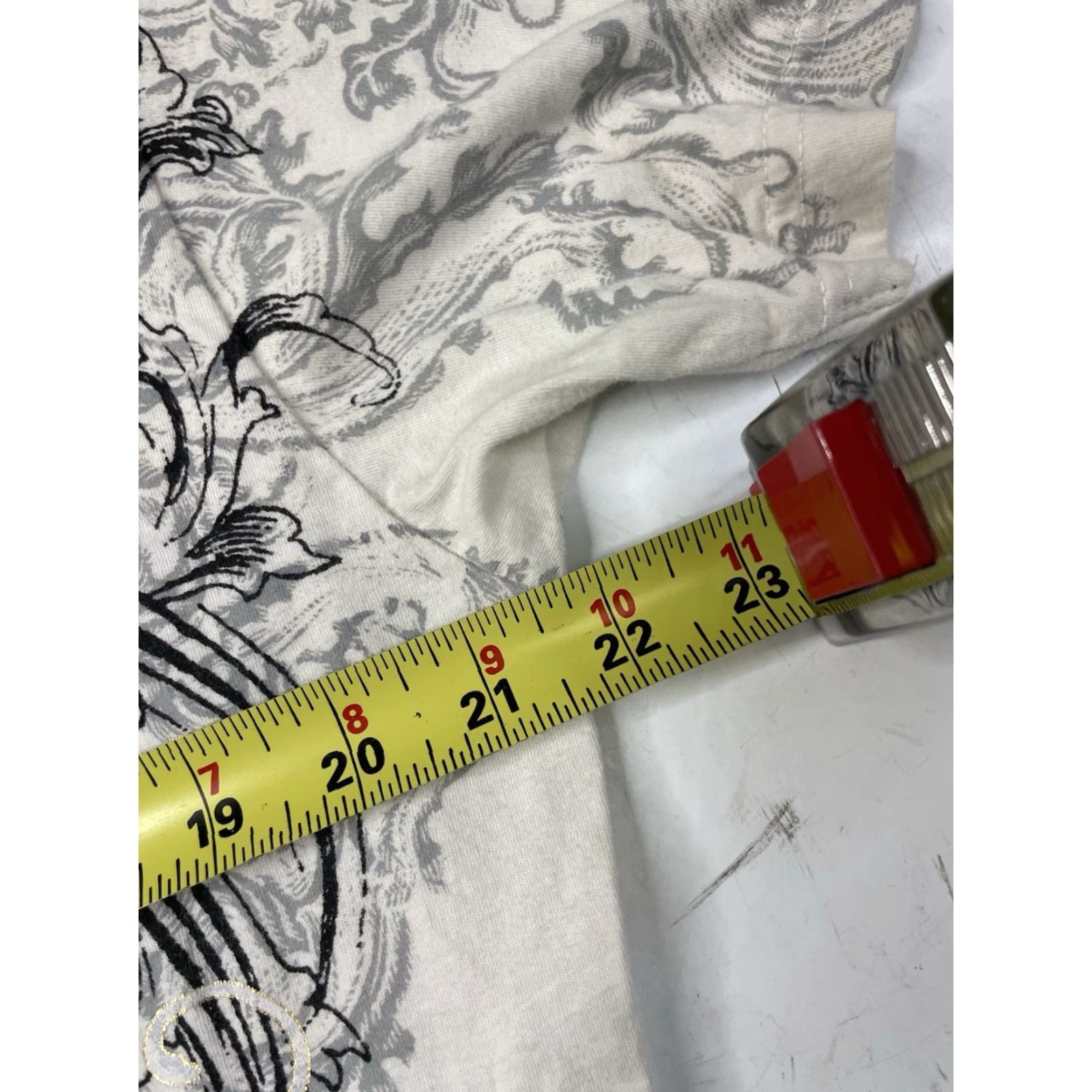Affliction VINTAGE Affliction Terrell Owen’s V Neck T Shirt Men’s XL White Signatures Series Short Sleeve Men XL V-Neck T-Shirt Size US XL / EU 56 / 4 - 5 Thumbnail