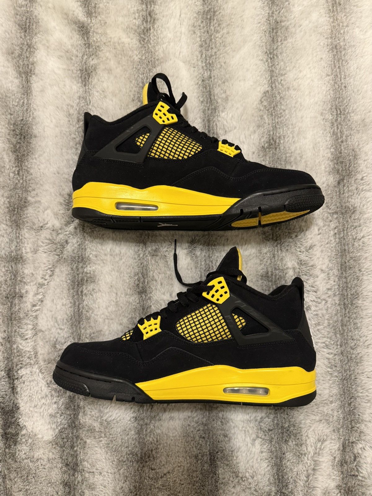 Jordan Brand Air Jordan 4 Retro ‘Thunder’ 2023 Size US 12.5 / EU 45-46 - 2 Thumbnail