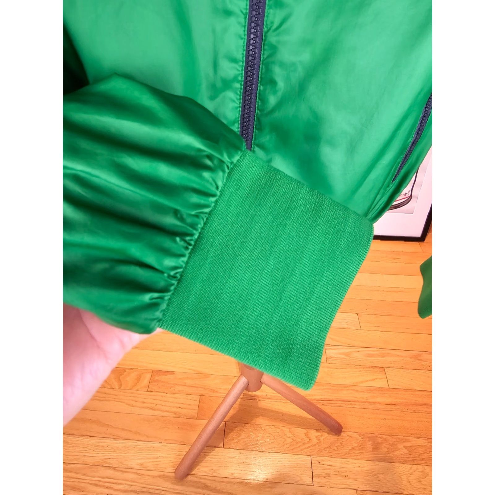 Nike VINTAGE Nike Windbreaker Track Top Jacket Medium Mens Green 80s 90s Windbreaker Nylon Jacket Activewear Best Seller Size US M / EU 48-50 / 2 - 5 Thumbnail