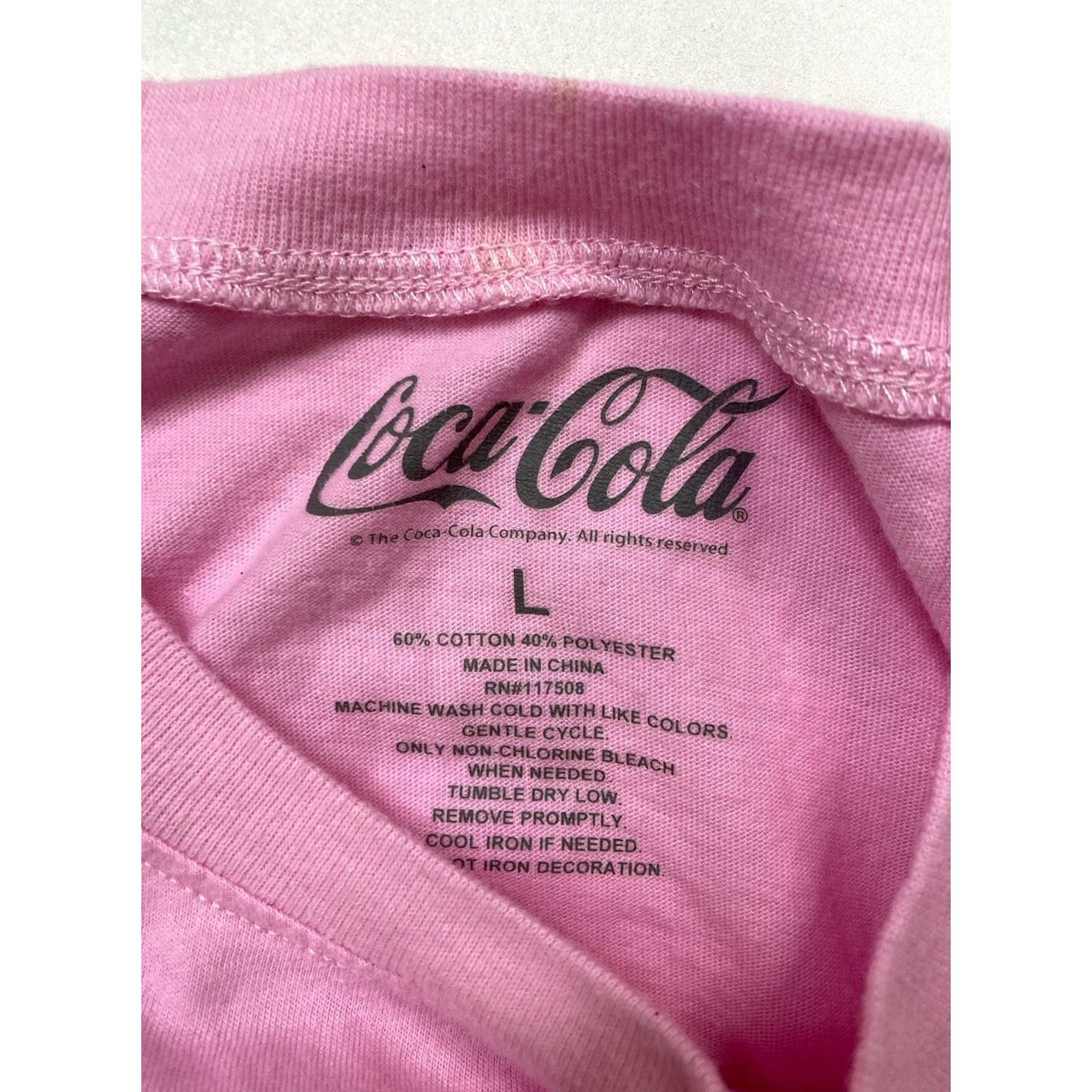 Vintage Coca Cola Christmas Graphic T-shirt Women Slim Large Pink Short Sleeve Size L / US 10 / IT 46 - 4 Thumbnail