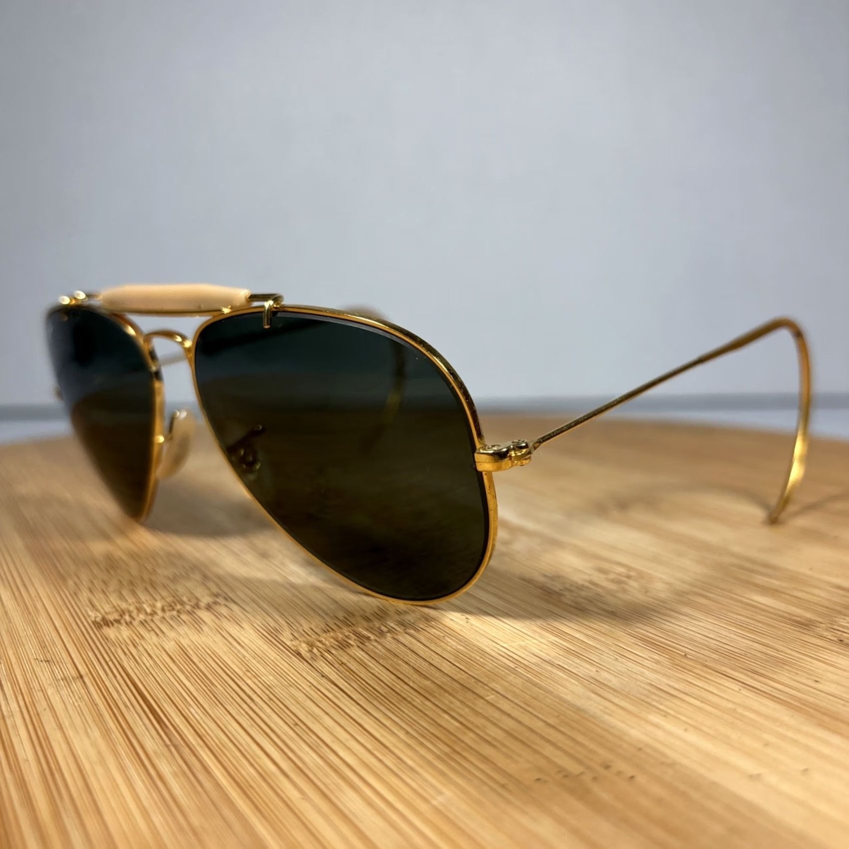 Vintage VINTAGE B&L RAY-BAN Sunglasses Aviators USA 58/14mm Gold Black G15 UV Men Seniors 70s 80s Size ONE SIZE - 5 Thumbnail