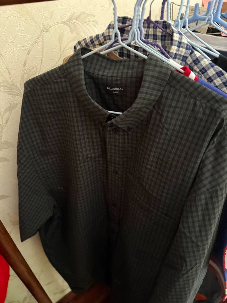 Balenciaga Balenciaga Irregular shirt embroidered logo on chest Size US L / EU 52-54 / 3 - 1 Thumbnail