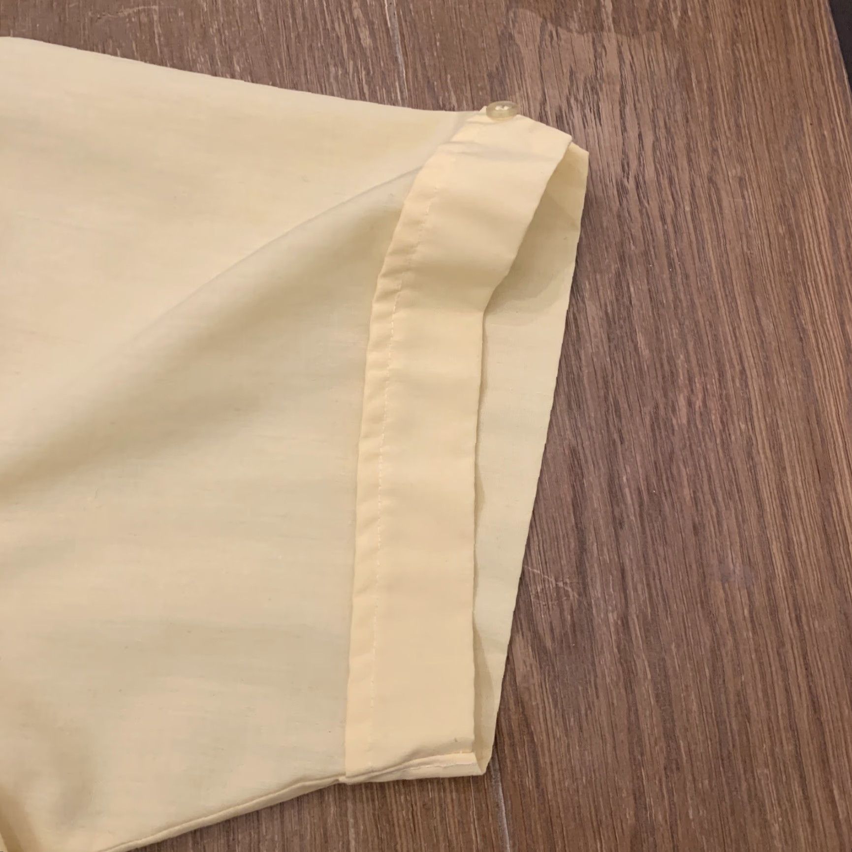 Vintage VINTAGE El Caribe Guayabera Shirt Men L Yellow 4-Pocket Cotton Blend Shirt Mens Size L Yellow Guayabera 4-Pocket Vintage 1990s? Size US L / EU 52-54 / 3 - 4 Thumbnail