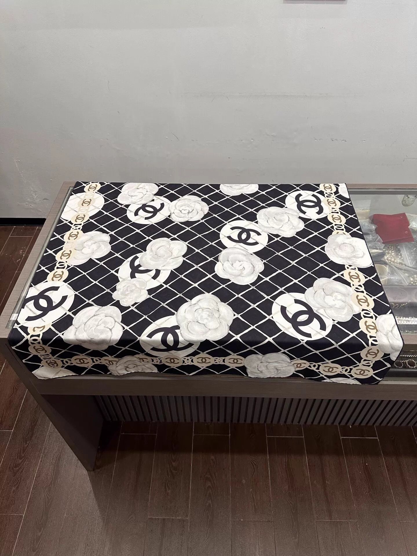 Chanel Chanel all-over camellia & CC silk scarf black white Size ONE SIZE - 4 Thumbnail