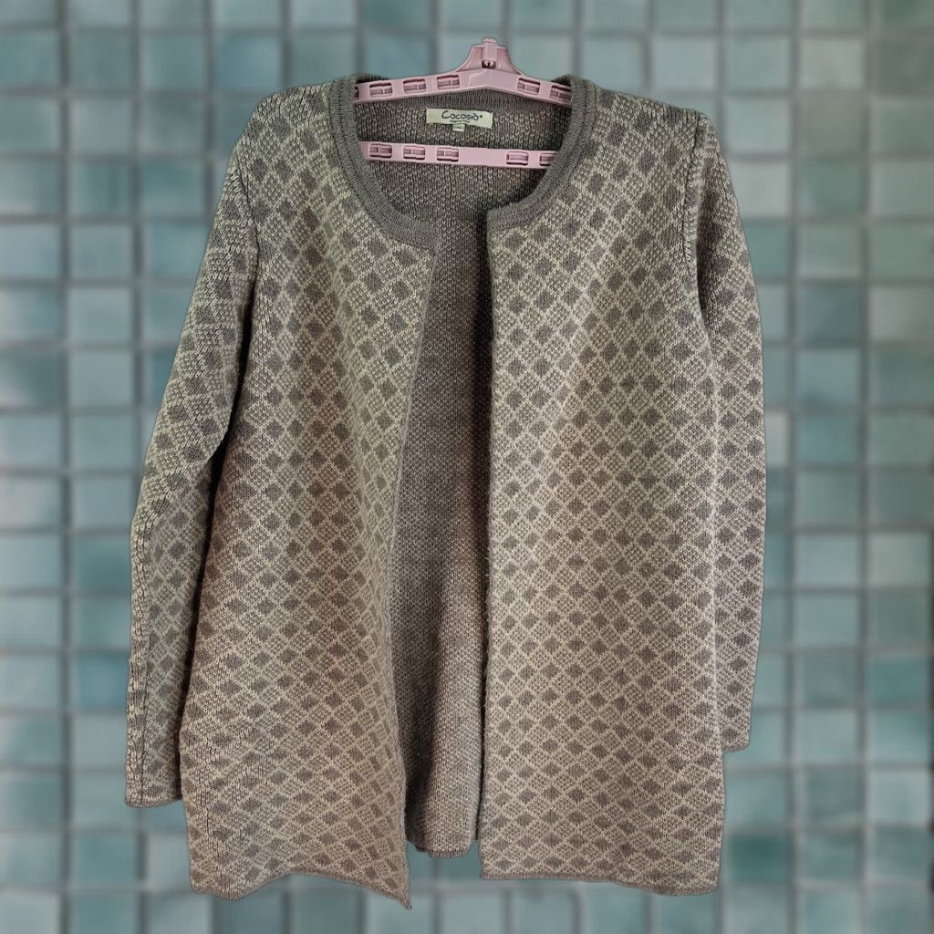 Vintage VINTAGE Cocogio Wool Blend Cardigan Sweater Size M Gray Geometric Pattern Made in Italy Womens Size M / US 6-8 / IT 42-44 - 1 Thumbnail