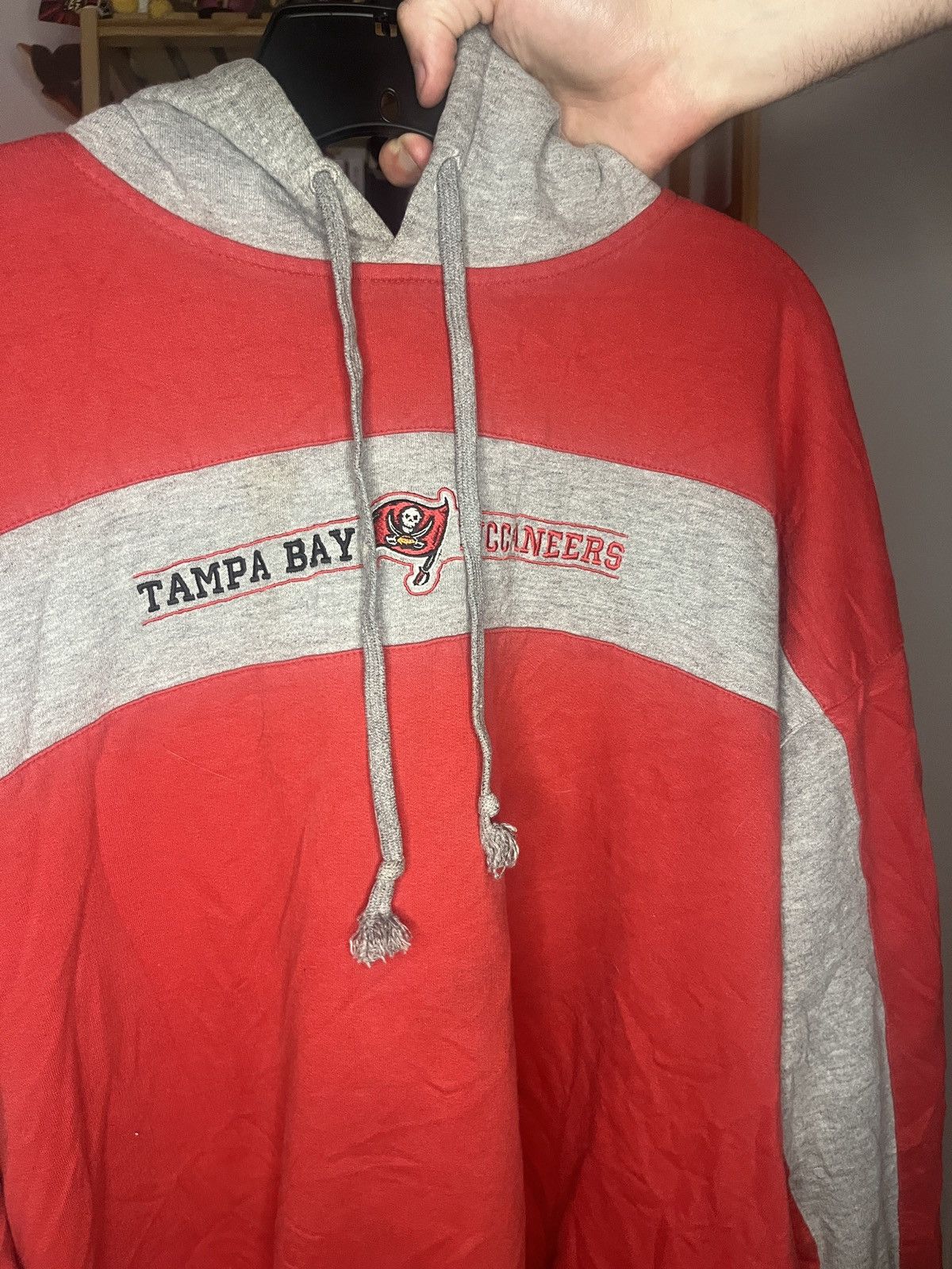 NFL NFL Tampa Bay Buccaneers Pullover 2 Tone Hoodie Side Pockets Size US XL / EU 56 / 4 - 3 Thumbnail