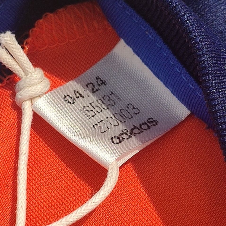 Adidas 𝐀𝐝𝐢𝐝𝐚𝐬 𝐉𝐮𝐯𝐞𝐧𝐭𝐮𝐬 𝐉𝐞𝐫𝐬𝐞𝐲 𝐭𝐫𝐚𝐢𝐧𝐢𝐧𝐠 Size US L / EU 52-54 / 3 - 3 Thumbnail