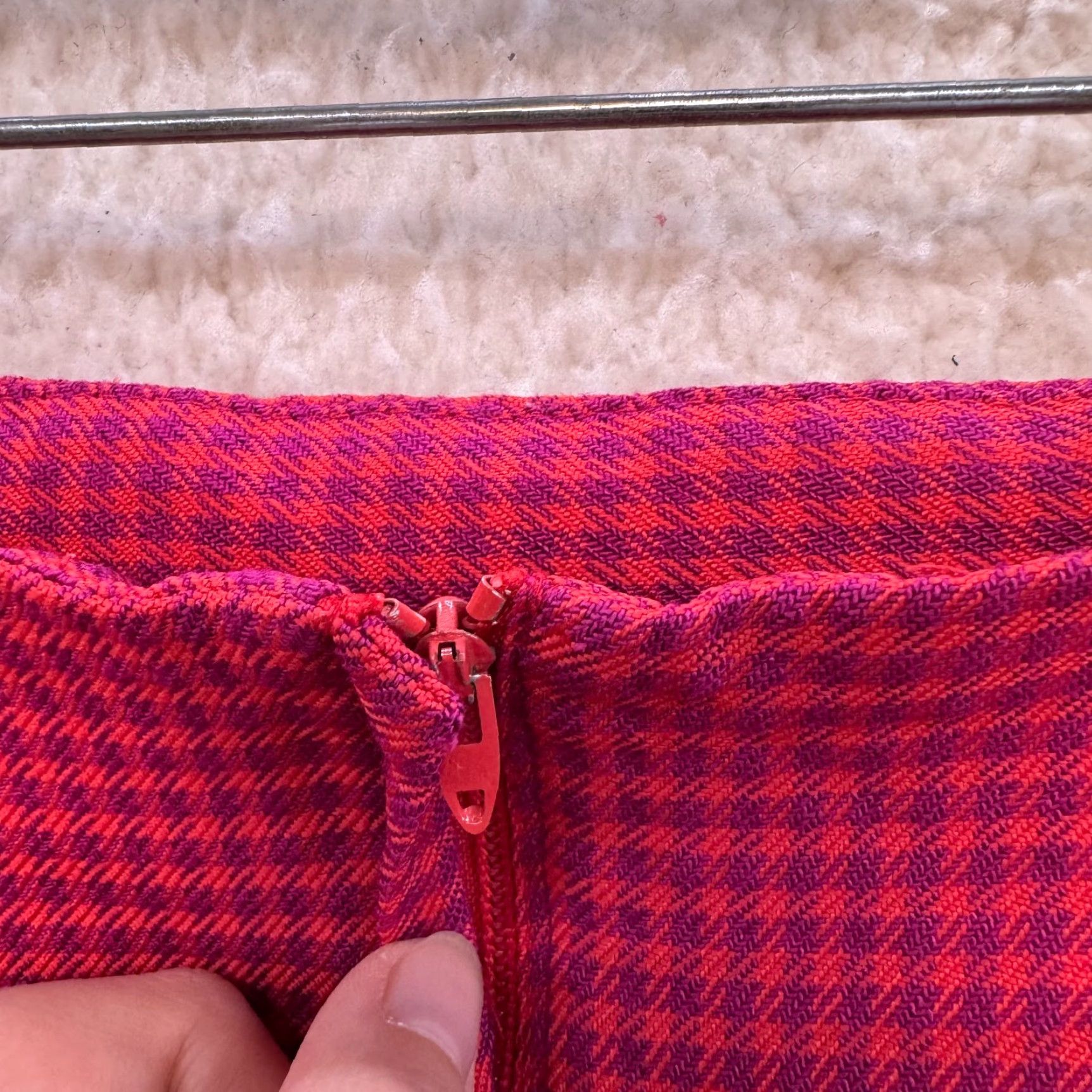 Vintage VINTAGE 80s 90s Knee High Skirt Red Houndstooth Mod Pinup Size 4 Adult Womens Size 27" / US 4 / IT 40 - 3 Thumbnail
