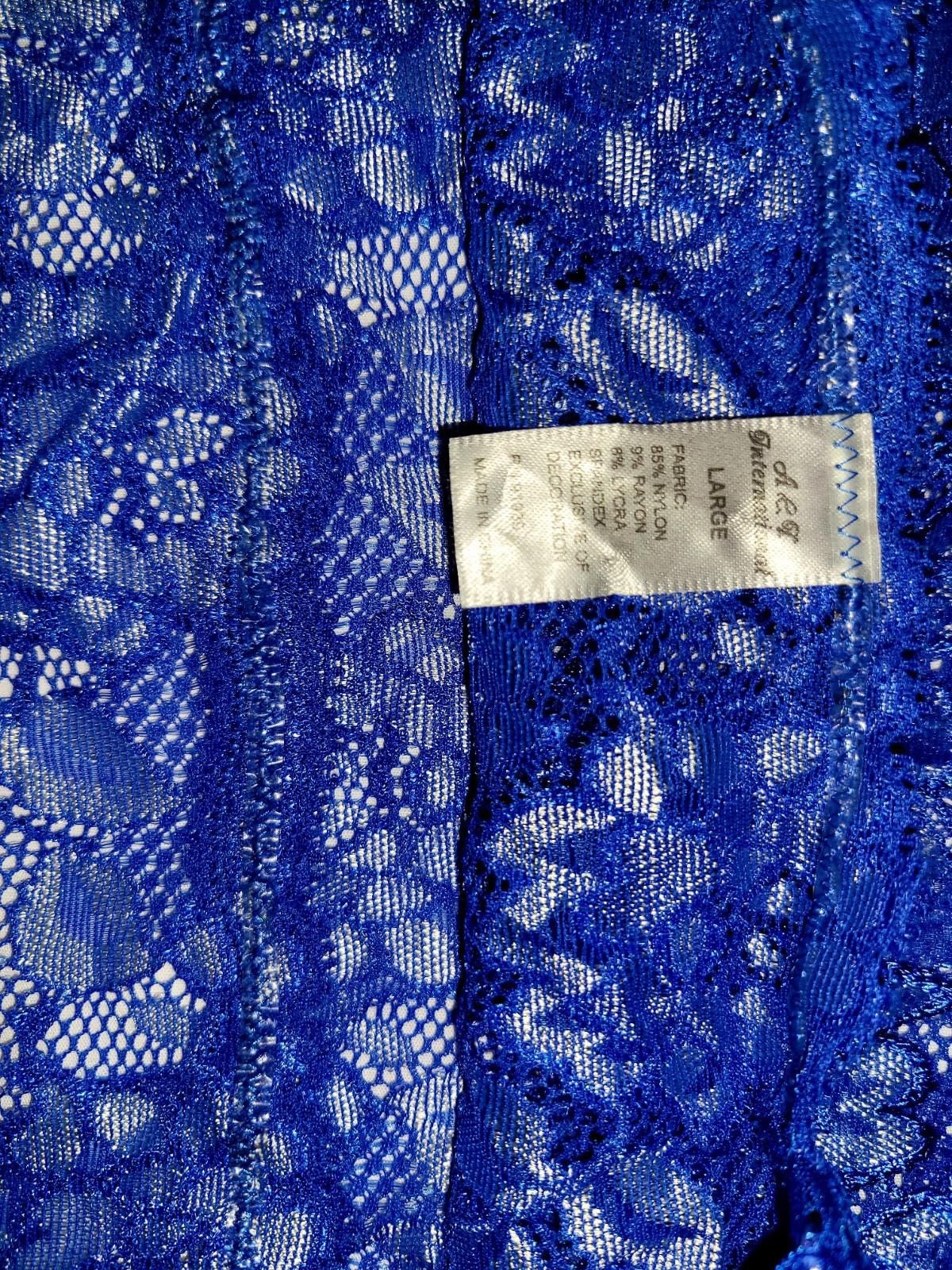 Designer AET International Womem's LG.blue&wht. lace halter top Size L / US 10 / IT 46 - 2 Thumbnail