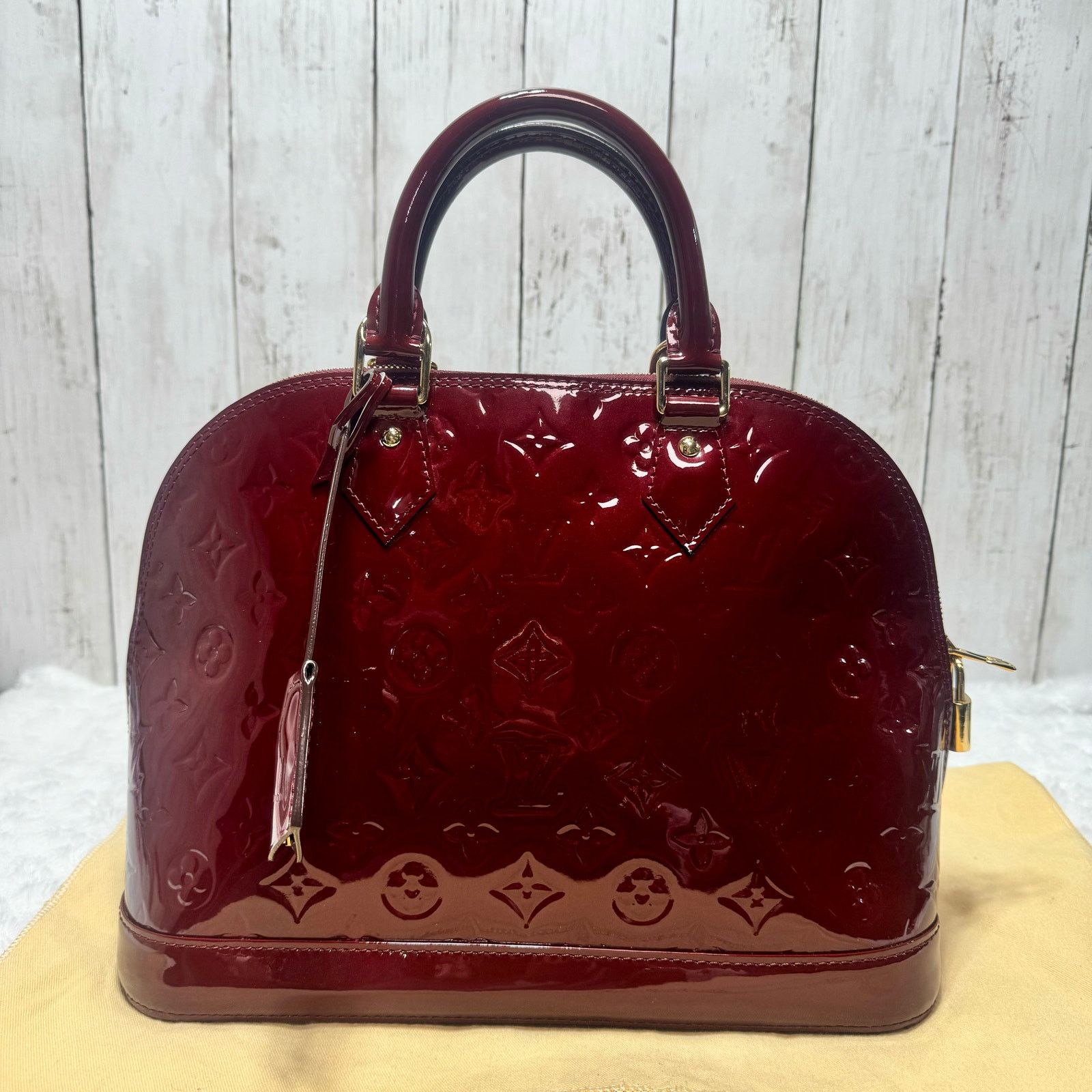 Louis Vuitton Authentic Louis Vuitton Alma Handbag Monogram Vernis SN4114 Size ONE SIZE - 2 Thumbnail