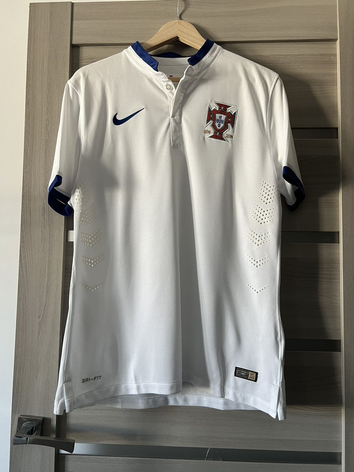 Nike Nike Portugal National Team Soccer Jersey White Size US L / EU 52-54 / 3 - 1 Thumbnail