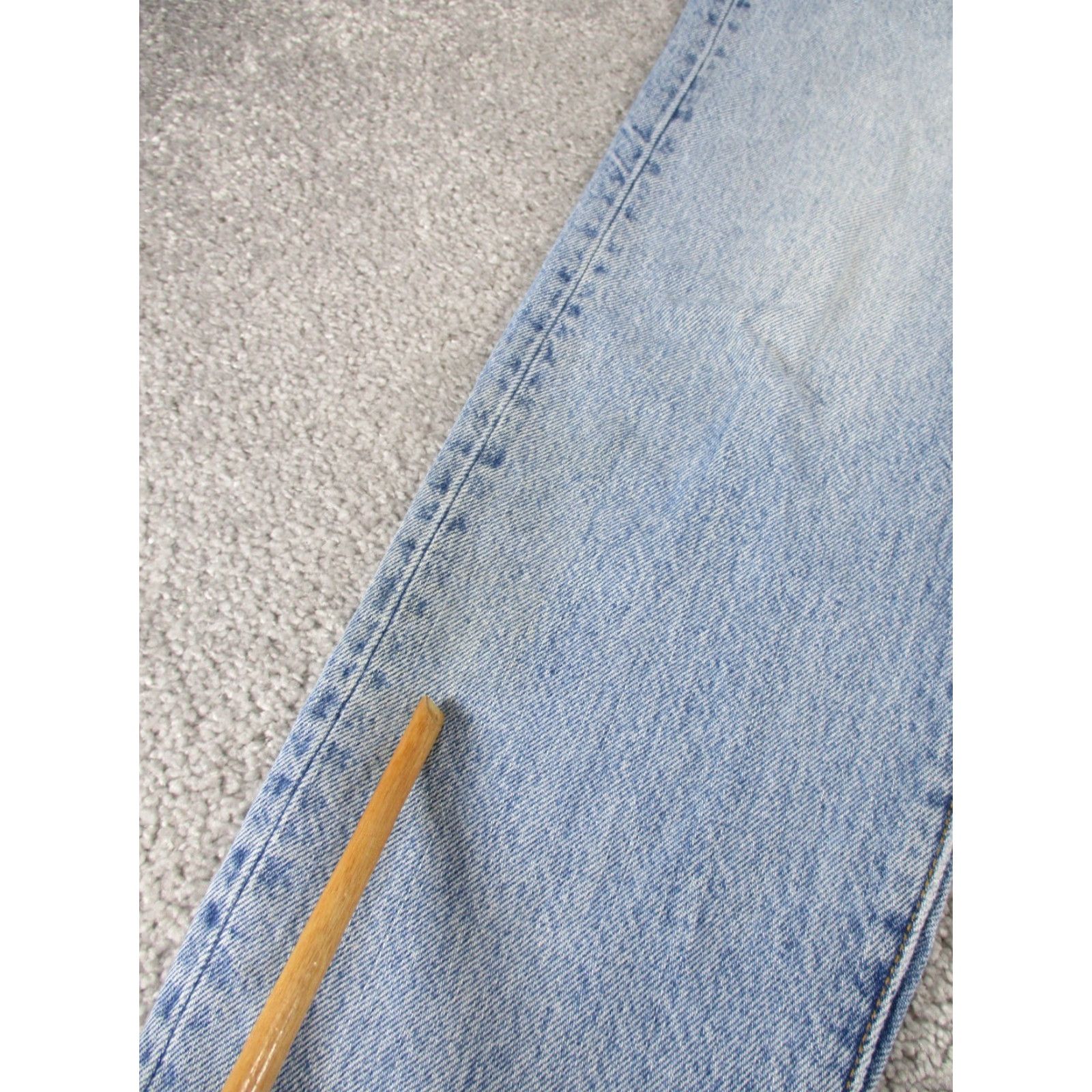 Levi's Levi's Wedgie Jeans Womens 27 Light Wash Denim Button Fly Frayed Hem Blue 27 Jeans Women's Tapered High Rise Casual 90s+ Mens? Size 27" / US 4 / IT 40 - 2 Thumbnail