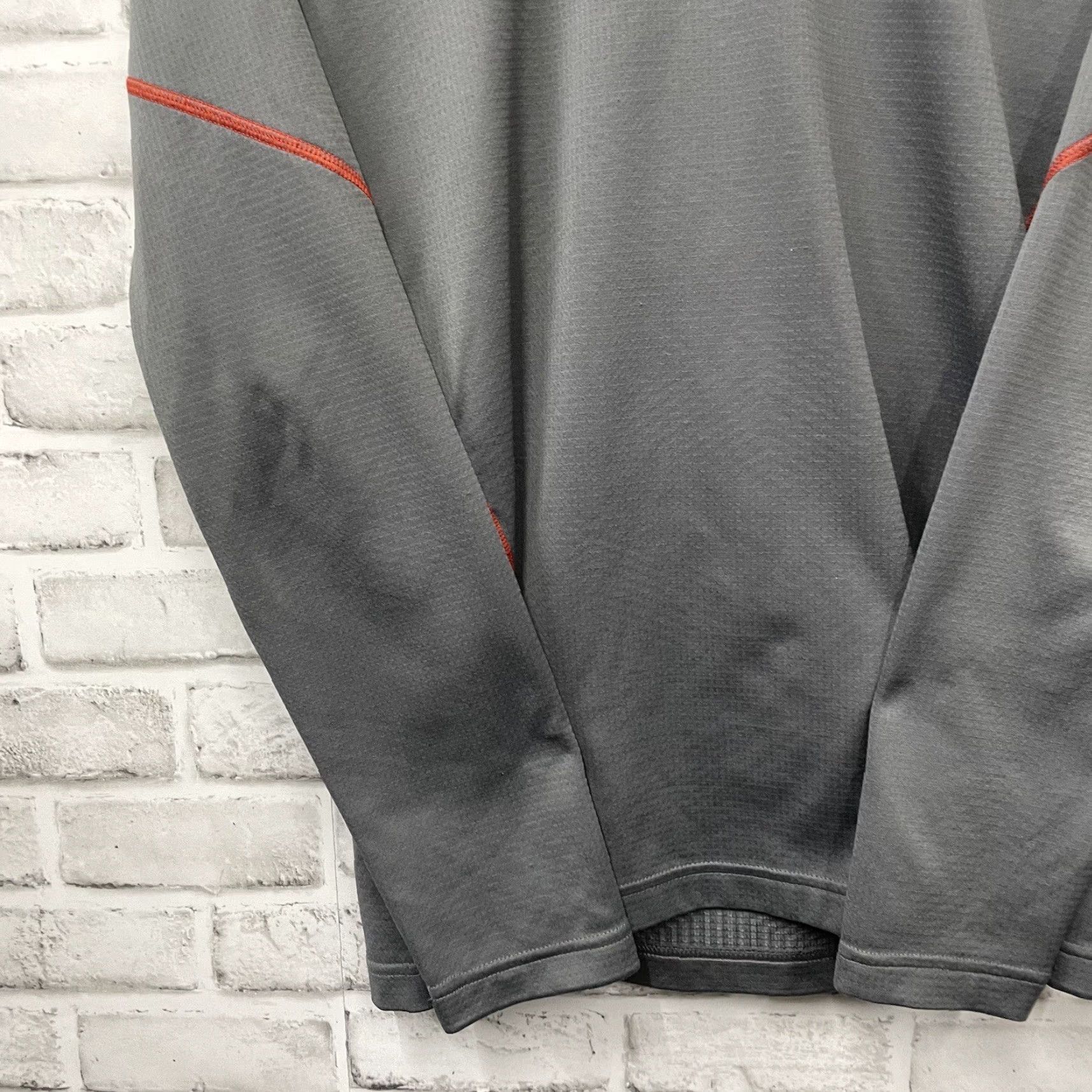 Under Armour VINTAGE? (no) Under Armour Shirt Mens Adult Medium Gray Long Sleeve Tee ColdGear Athletic Fitted Activewear Size US M / EU 48-50 / 2 - 3 Thumbnail