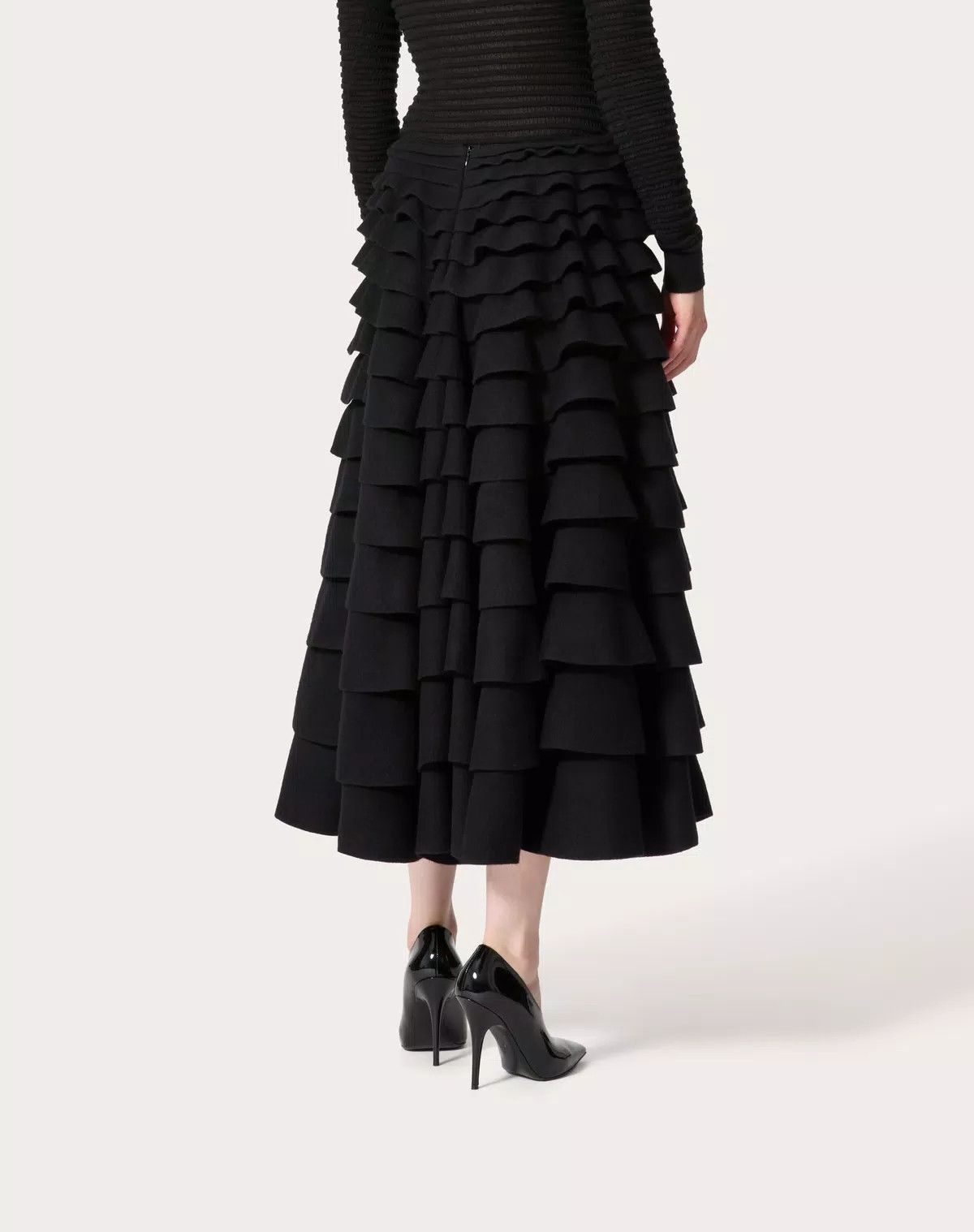Valentino o1s1wg110426 Viscose and Wool Knit Midi Skirt in Nero Size 30" / US 8 / IT 44 - 6 Thumbnail