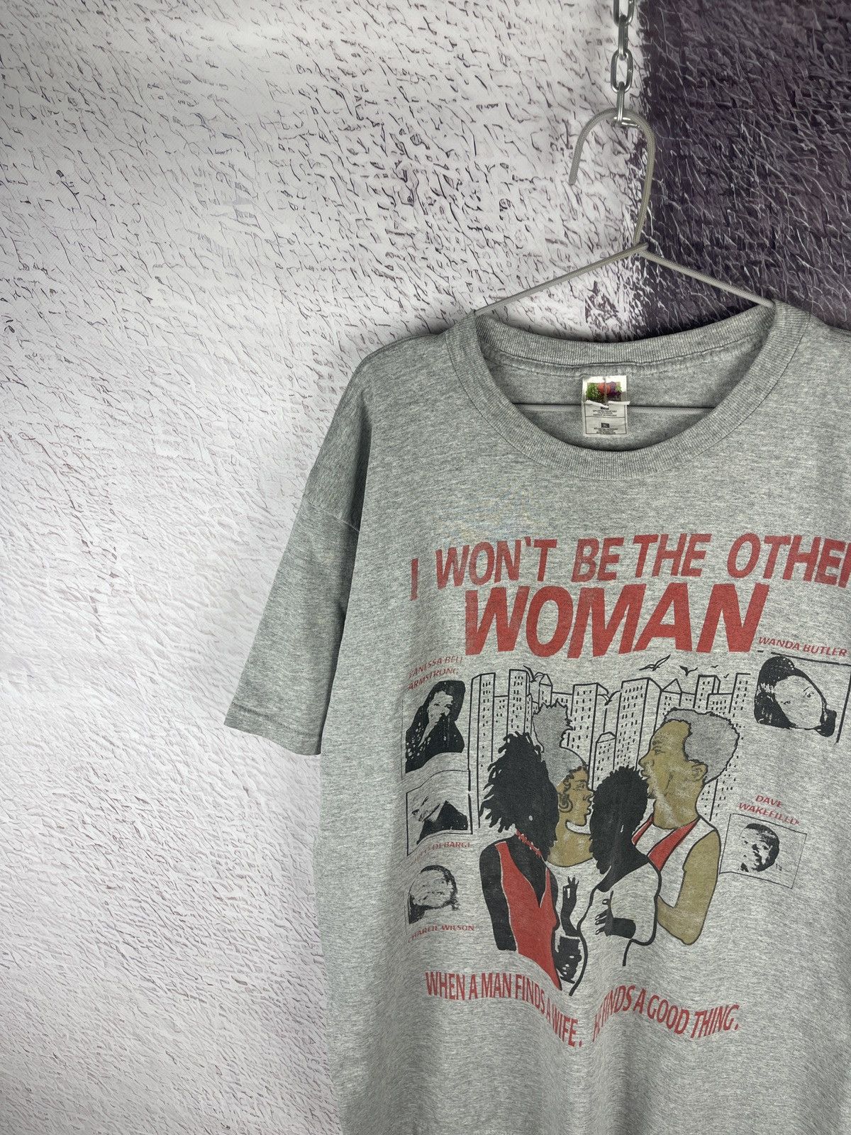Fruit Of The Loom FOTL Vintage y2k man finds a wife he finds a good thing tee Size US XL / EU 56 / 4 - 2 Thumbnail