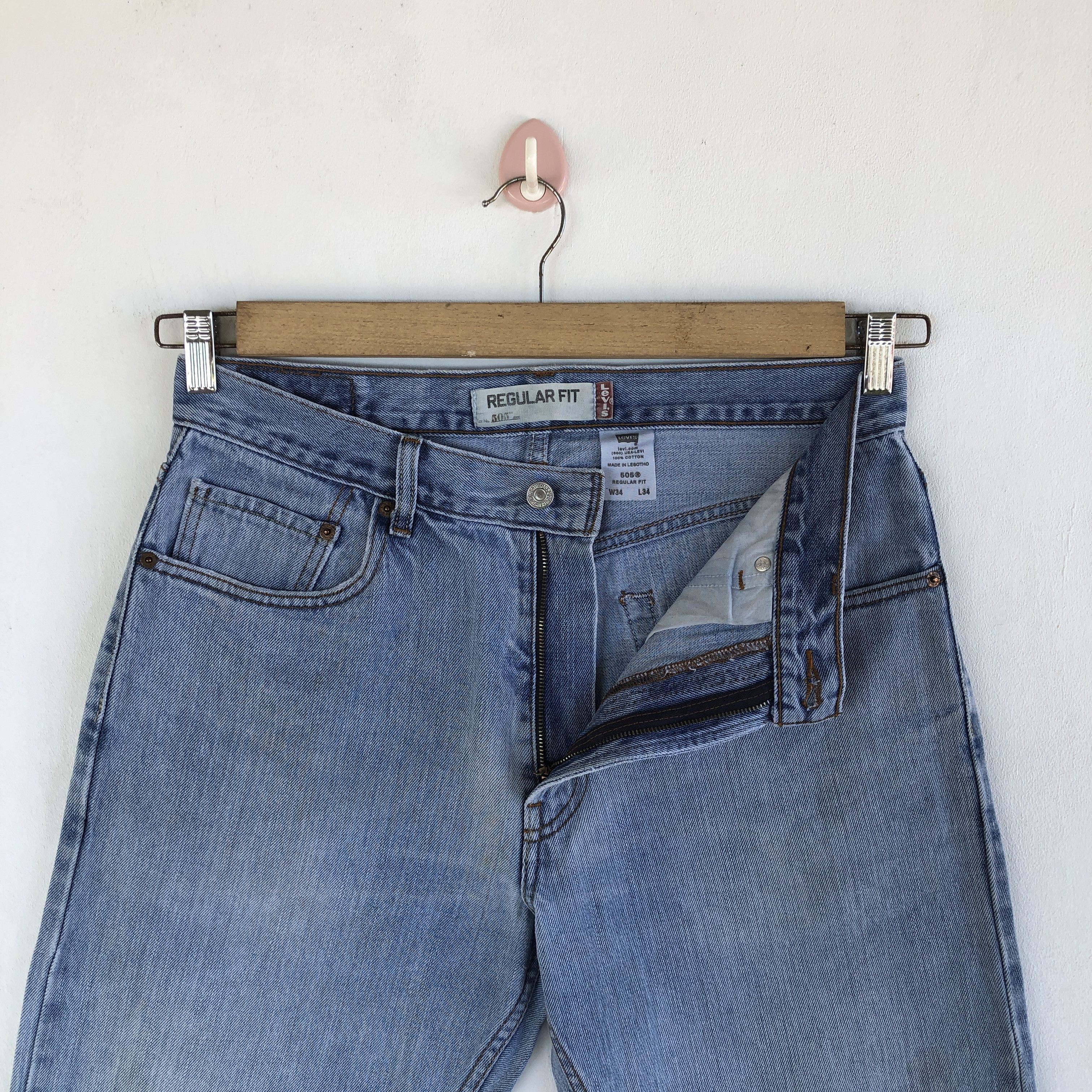 Levi's Vintage Levis 505 Distressed Jeans Levi's Light Wash Denim Size US 32 / EU 48 - 6 Thumbnail
