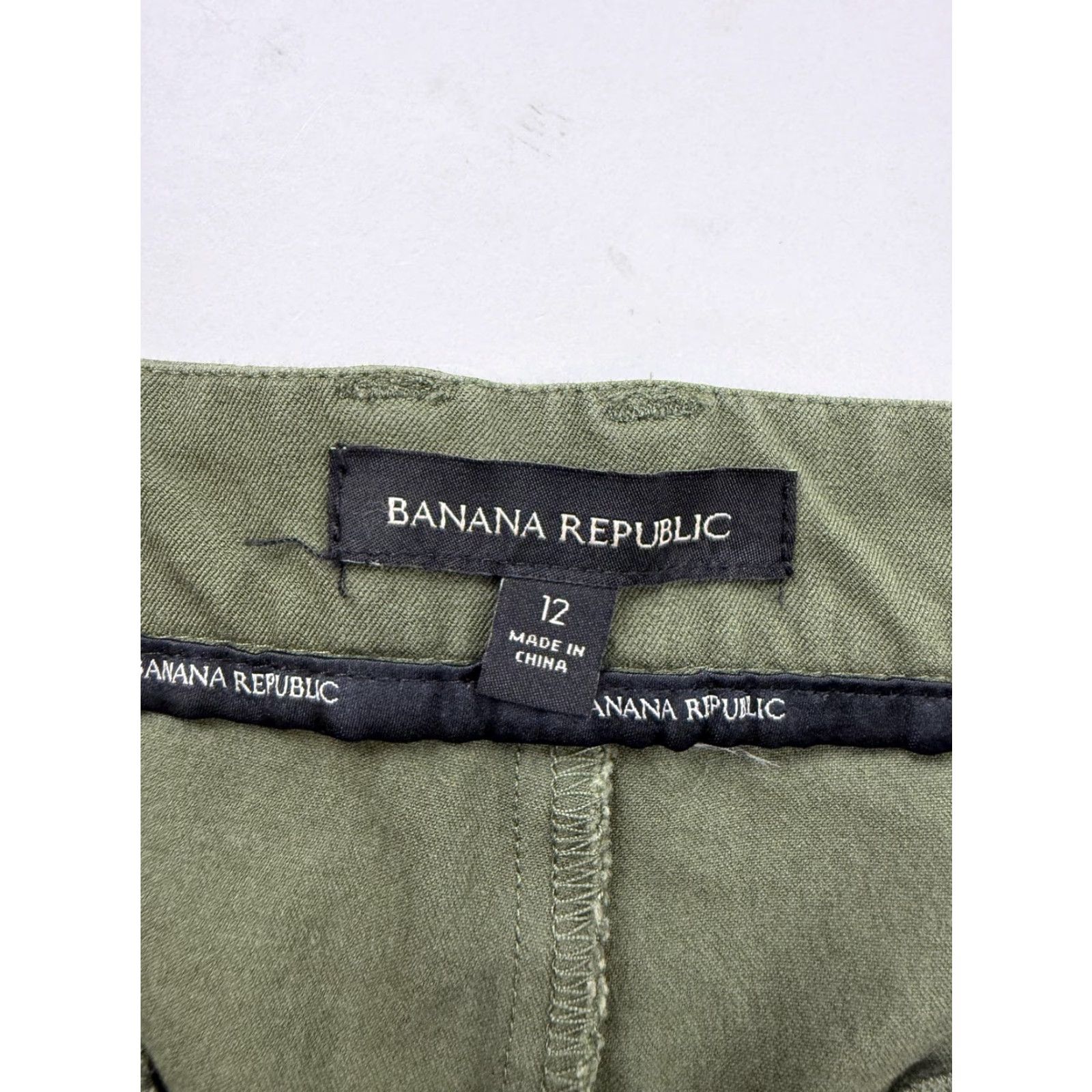 Banana Republic Banana Republic Capri Pants Womens 12 Green Straight Leg Stretch Twill Casual Size 34" / US 12 / IT 48 - 2 Thumbnail