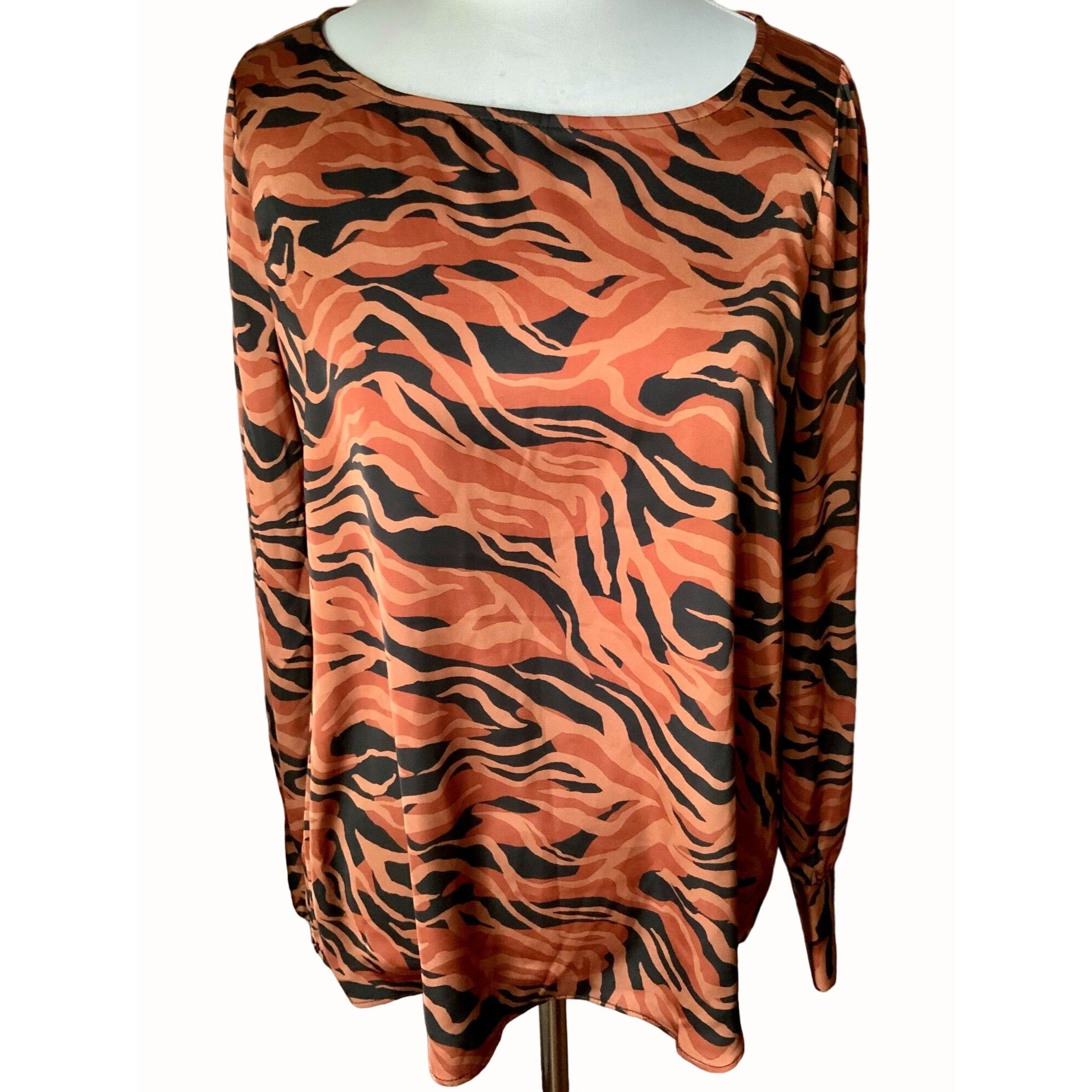 Elie Tahari Tahari Long Sleeve Tiger Print Polyester Blend Blouse Medium Size M / US 6-8 / IT 42-44 - 1 Thumbnail