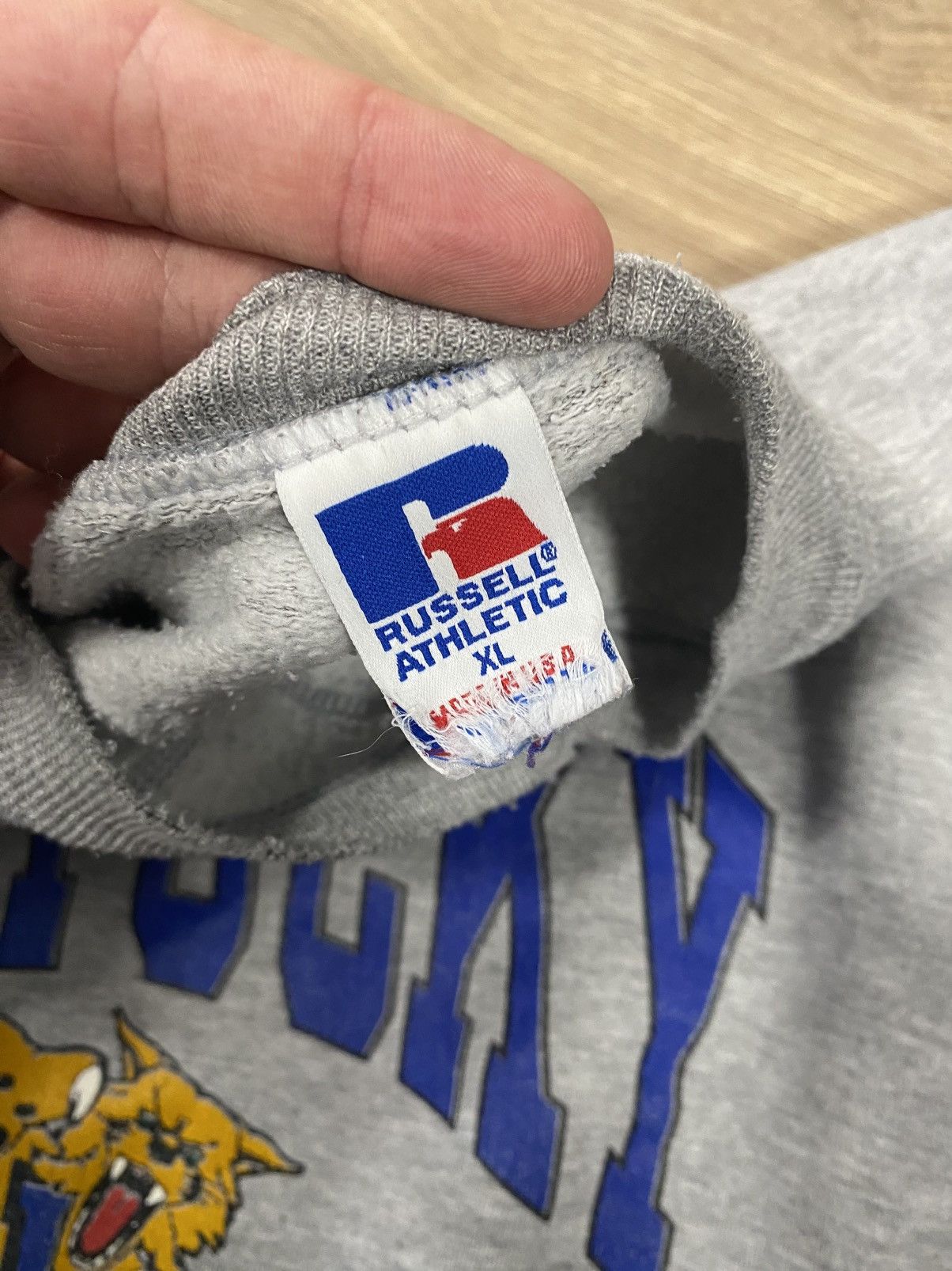 NBA 90’s Kentucky Wildcats Vintage Russel Athletics Sweatshirt Size US XL / EU 56 / 4 - 3 Thumbnail