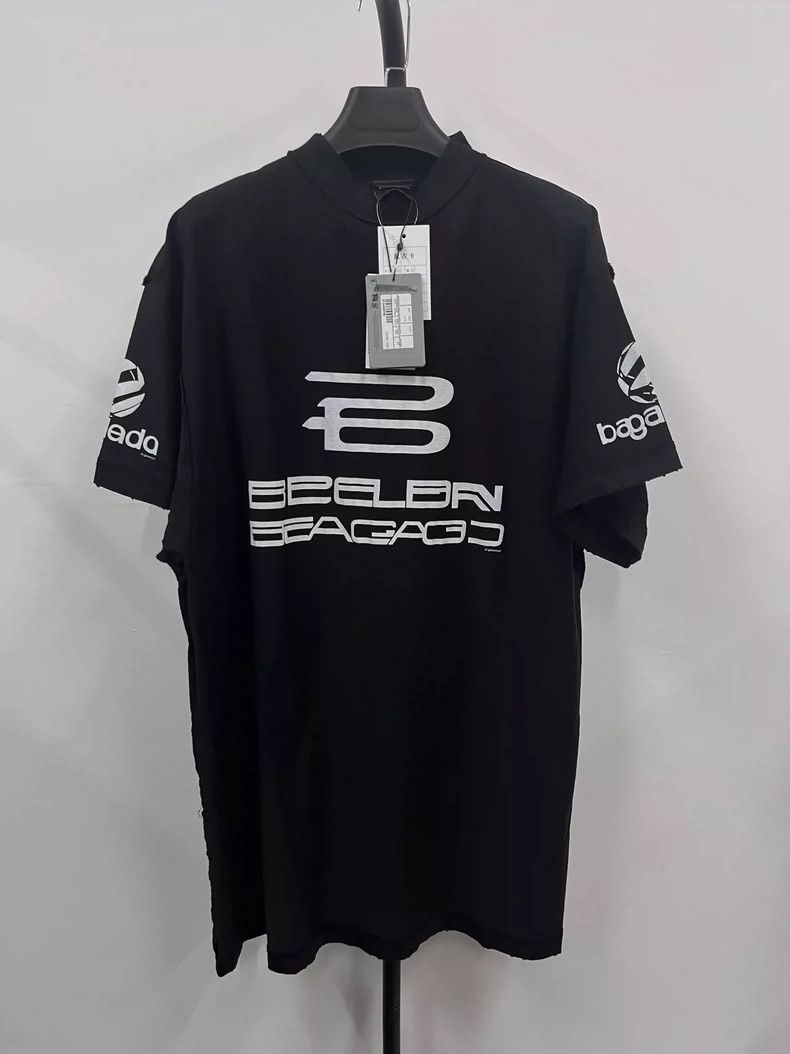 Balenciaga Balenciaga Logo Print Crew Neck T-Shirt 2505-Nextarrow Size US S / EU 44-46 / 1 - 1 Thumbnail