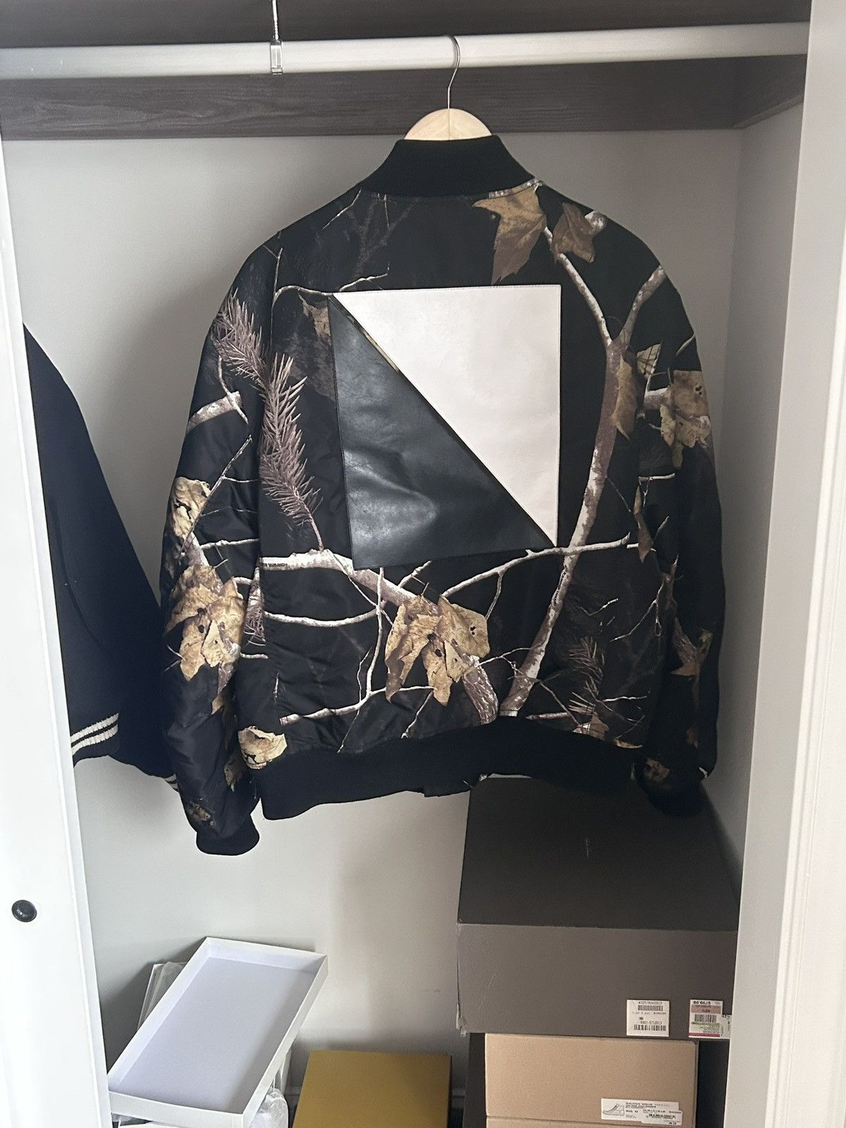 Alexander Wang Alexander wang black wood camo bomber jacket size L Size US L / EU 52-54 / 3 - 5 Thumbnail