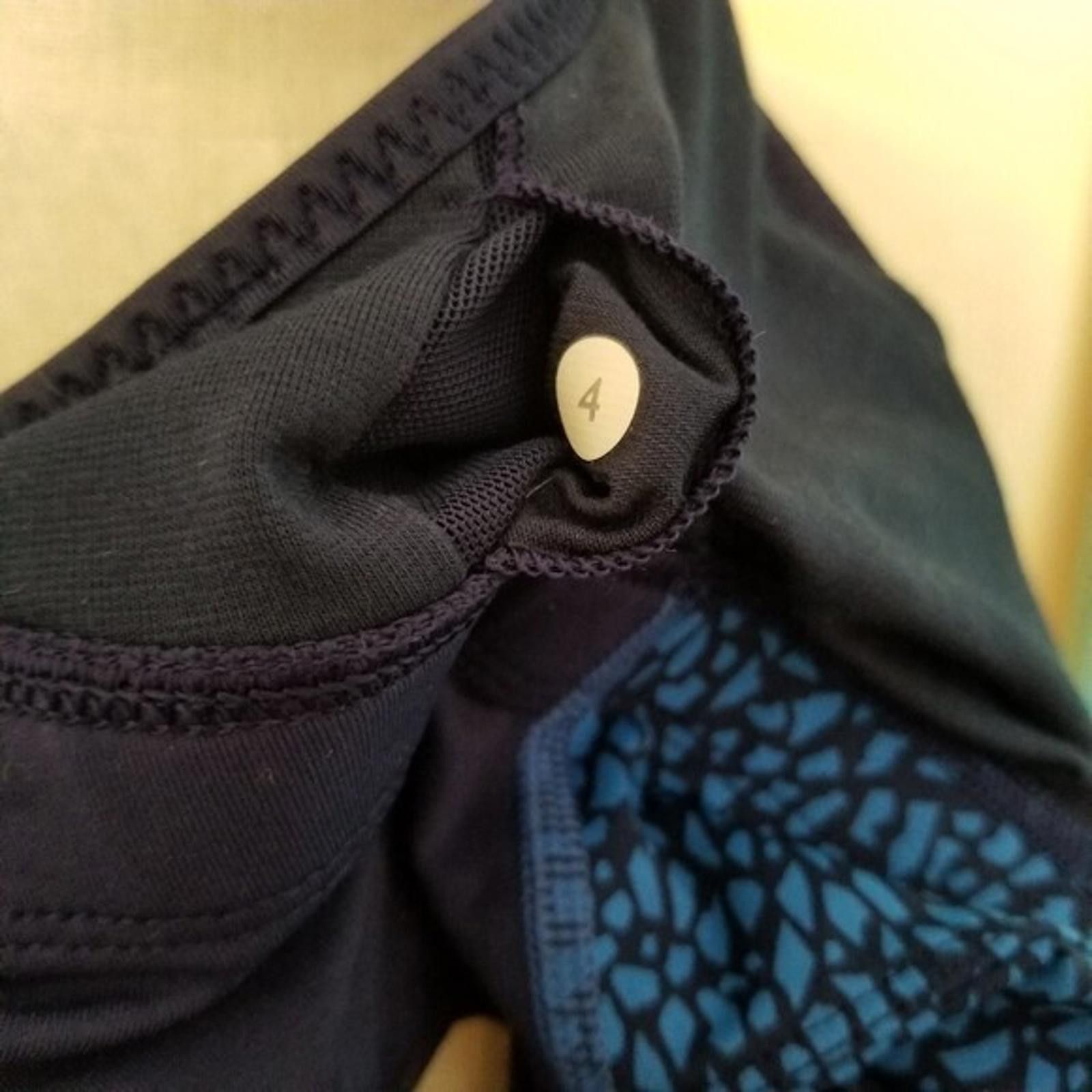 Lululemon Lululemon Clip-In Long Line Bra Mosaic Sz 4 Size ONE SIZE - 5 Thumbnail