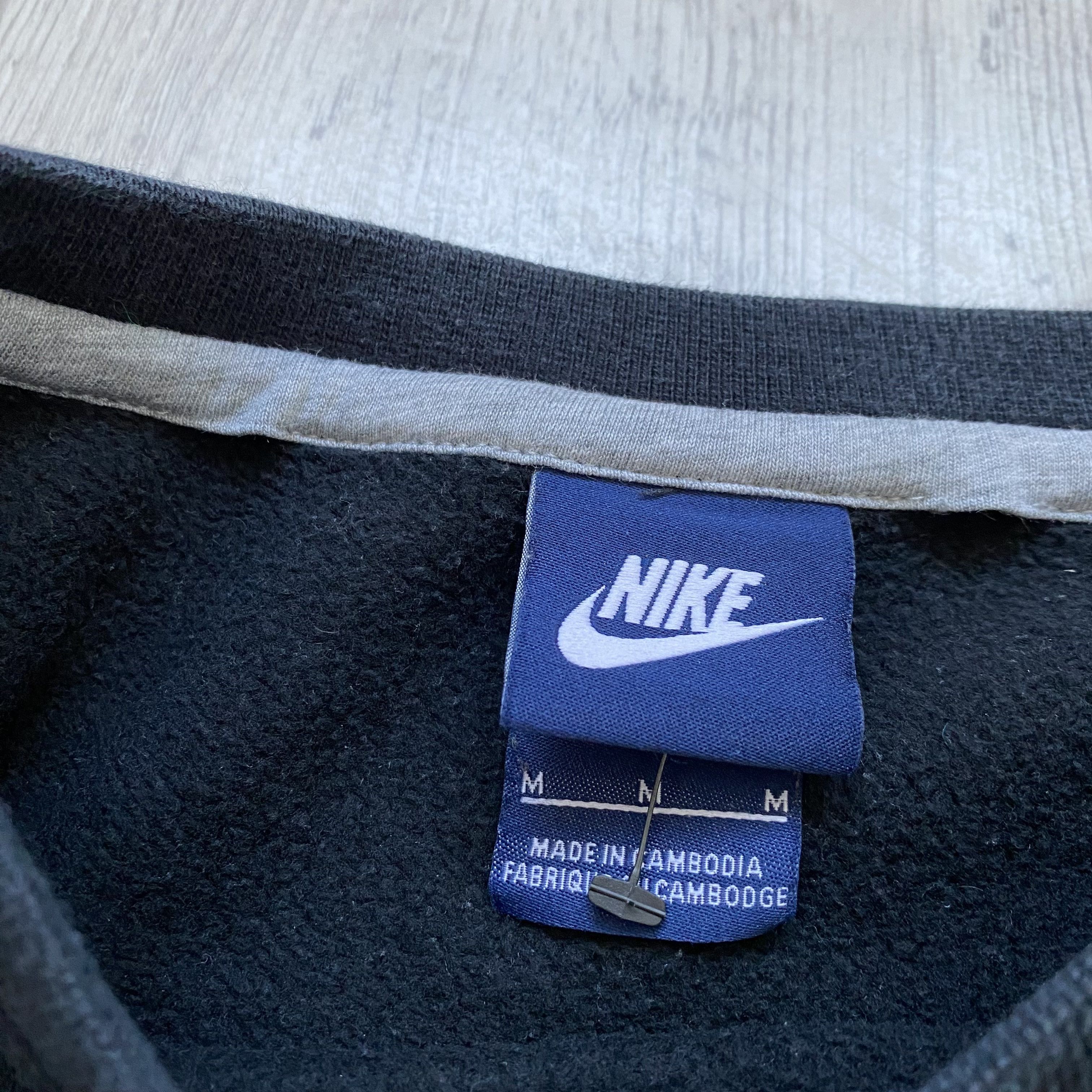 Nike 🕷️ Vintage 00s Nike black Boxy Sweatshirt Crewneck Size US M / EU 48-50 / 2 - 6 Thumbnail