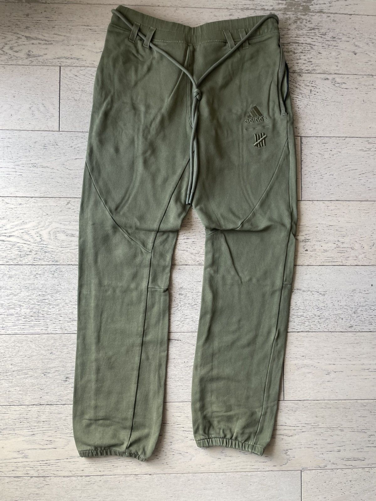 Adidas × Undefeated Adidas × Undefeated Green Track Joggers – Size S Size US 30 / EU 46 - 1 Thumbnail