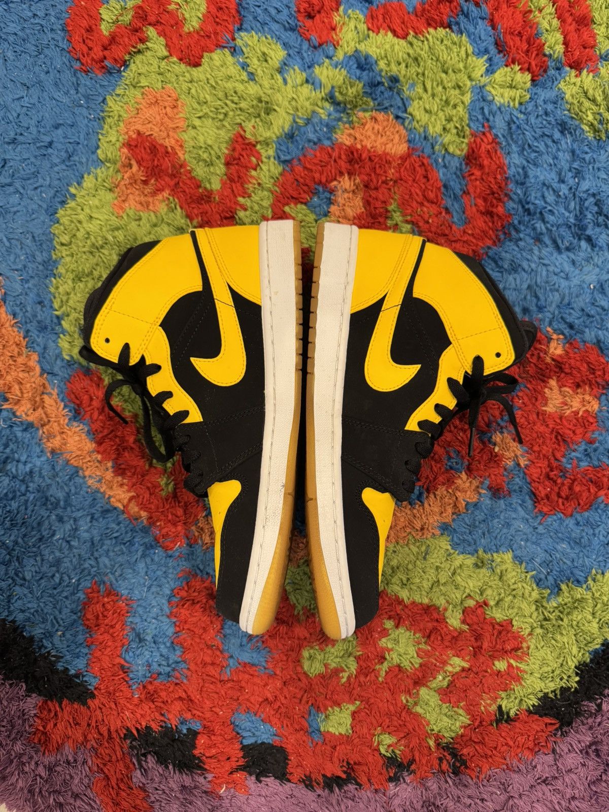 Jordan Brand Jordan Mid New Love Size US 10 / EU 43 - 2 Thumbnail