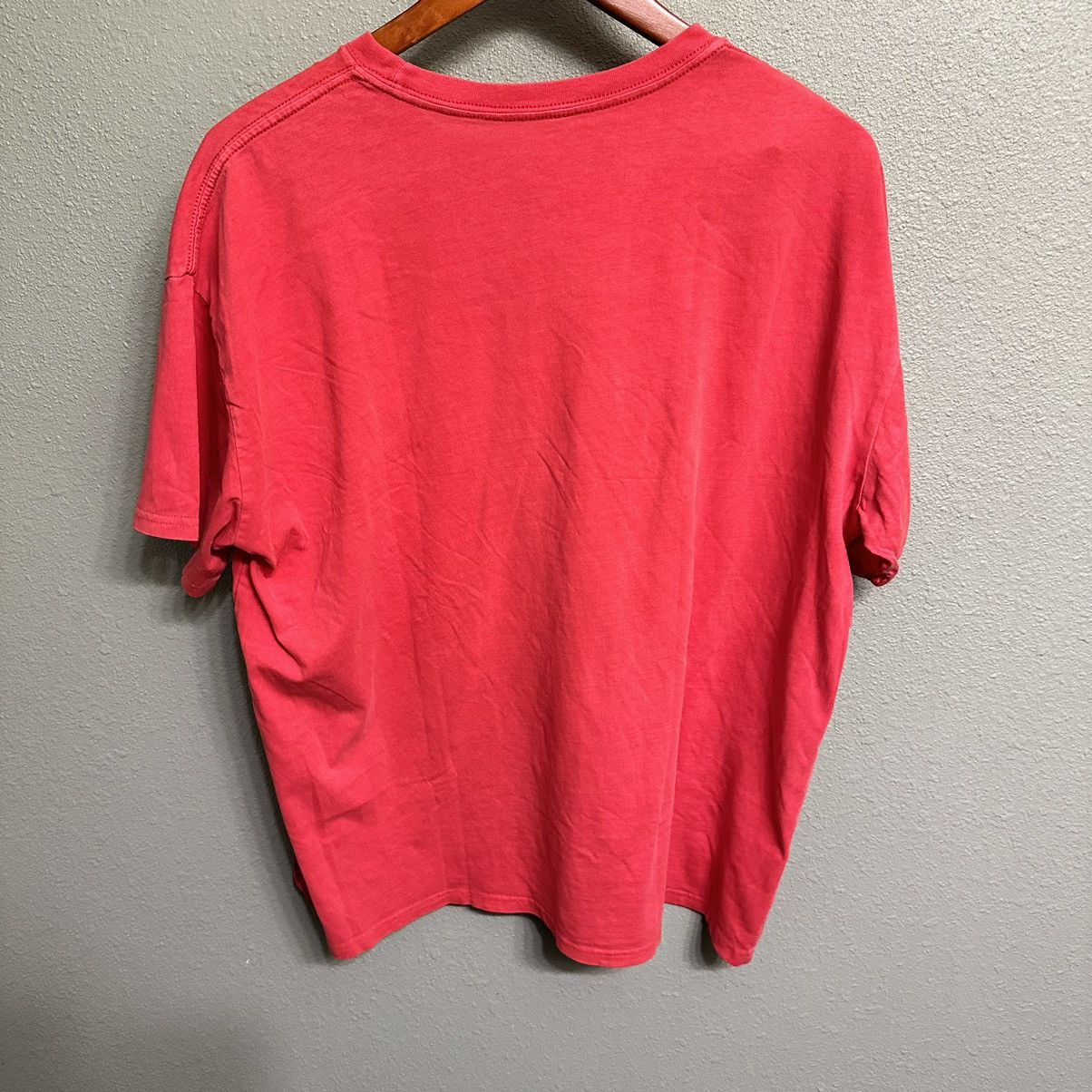 Vintage Red Aaliyah Christmas tee Size US XL / EU 56 / 4 - 2 Thumbnail
