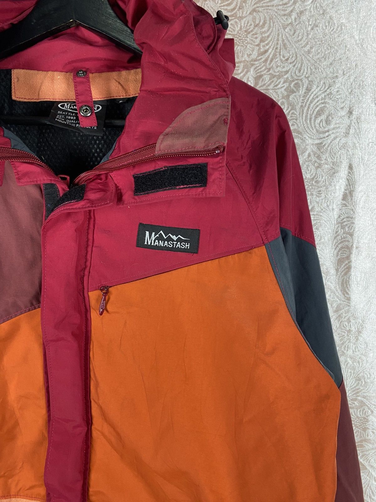 Manastash Manastash Colorblock Outdoor Red Orange Hood Mountain Parka Size US L / EU 52-54 / 3 - 8 Thumbnail